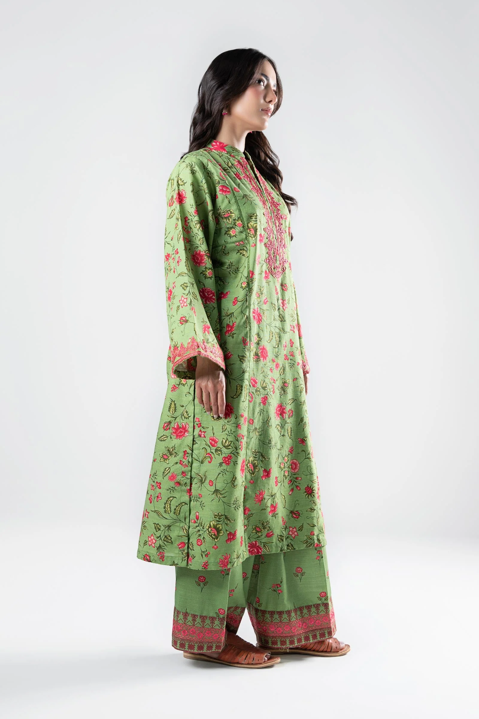 2 Pc Embroidered Khaddar Suit - Image 3