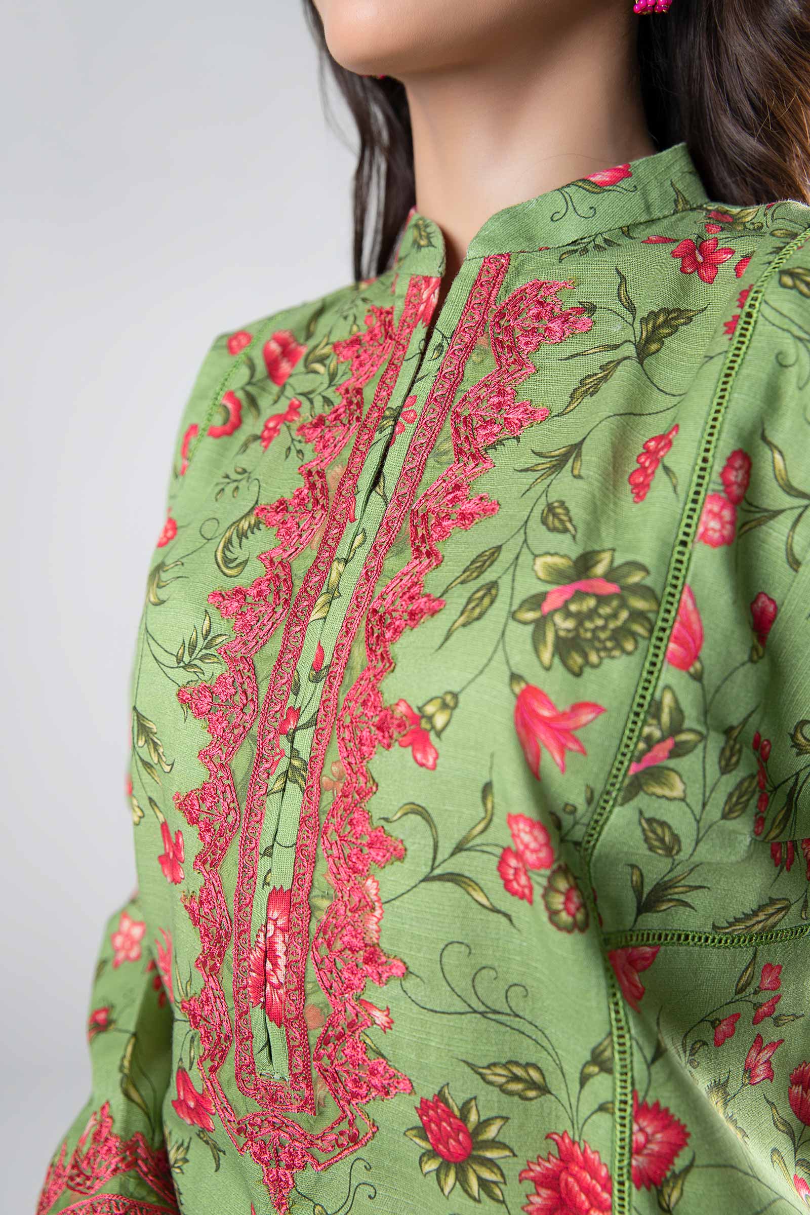 2 Pc Embroidered Khaddar Suit - Image 4