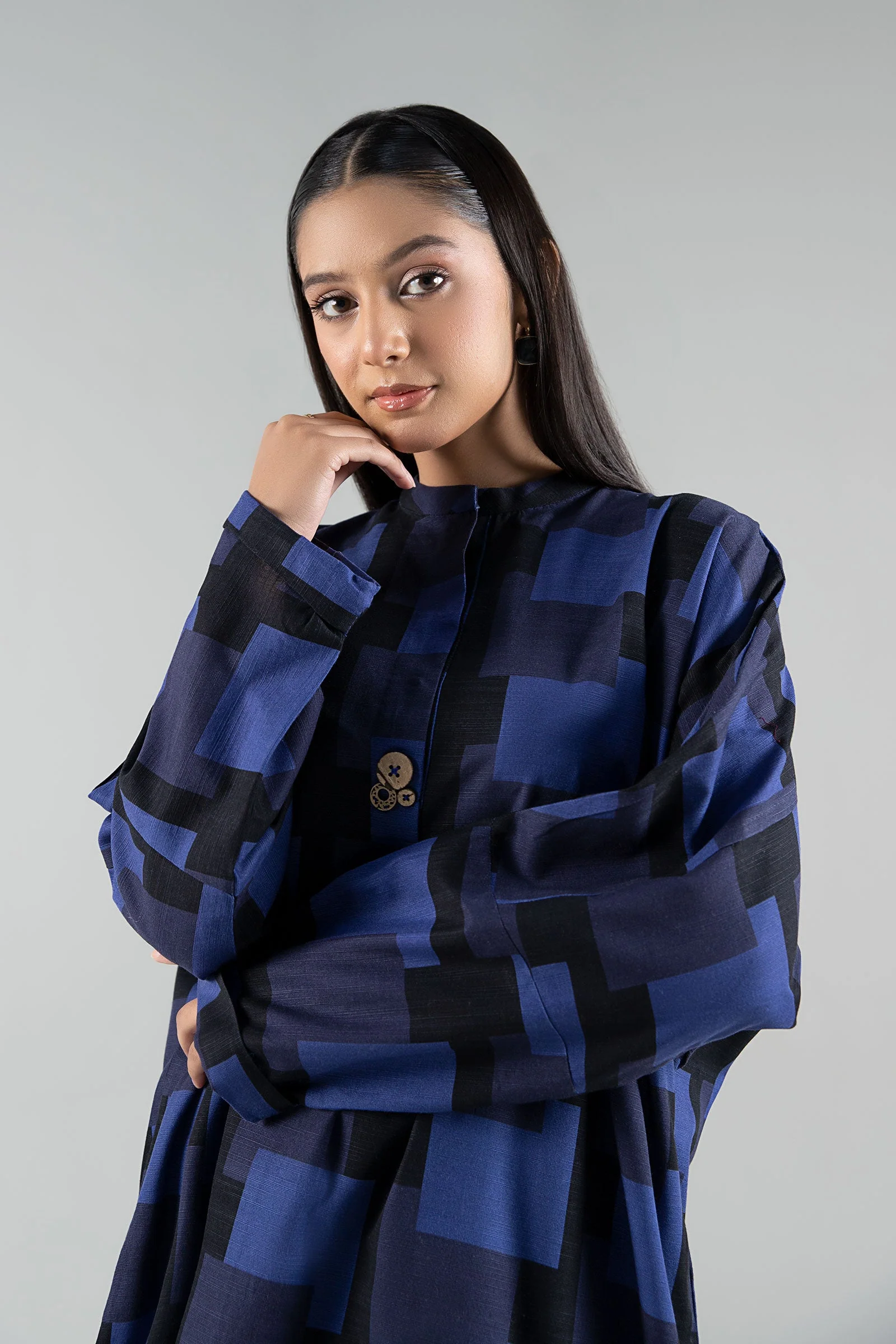 2 Pc Printed Khaddar Suit - Image 3