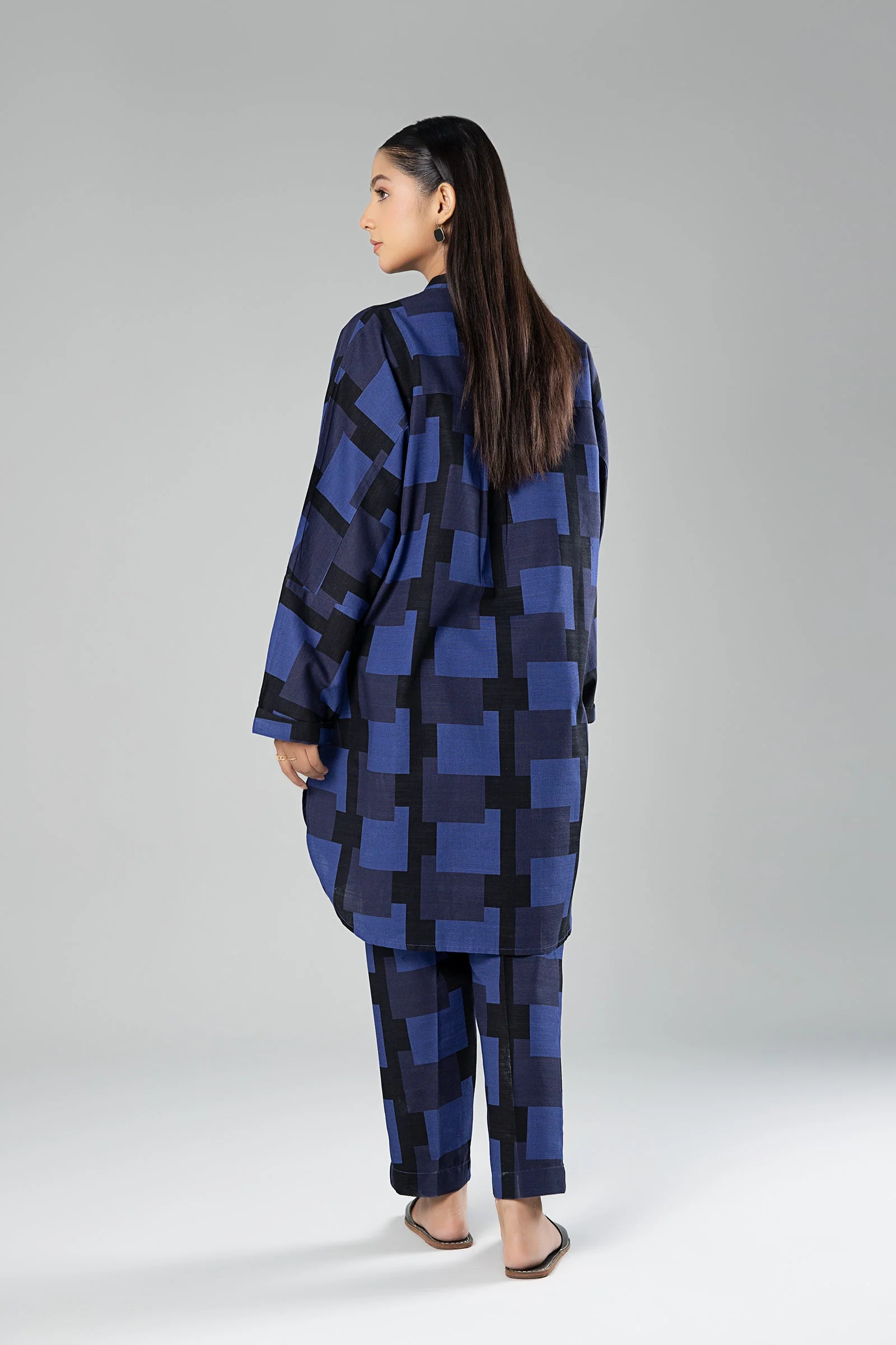 2 Pc Printed Khaddar Suit - Image 7