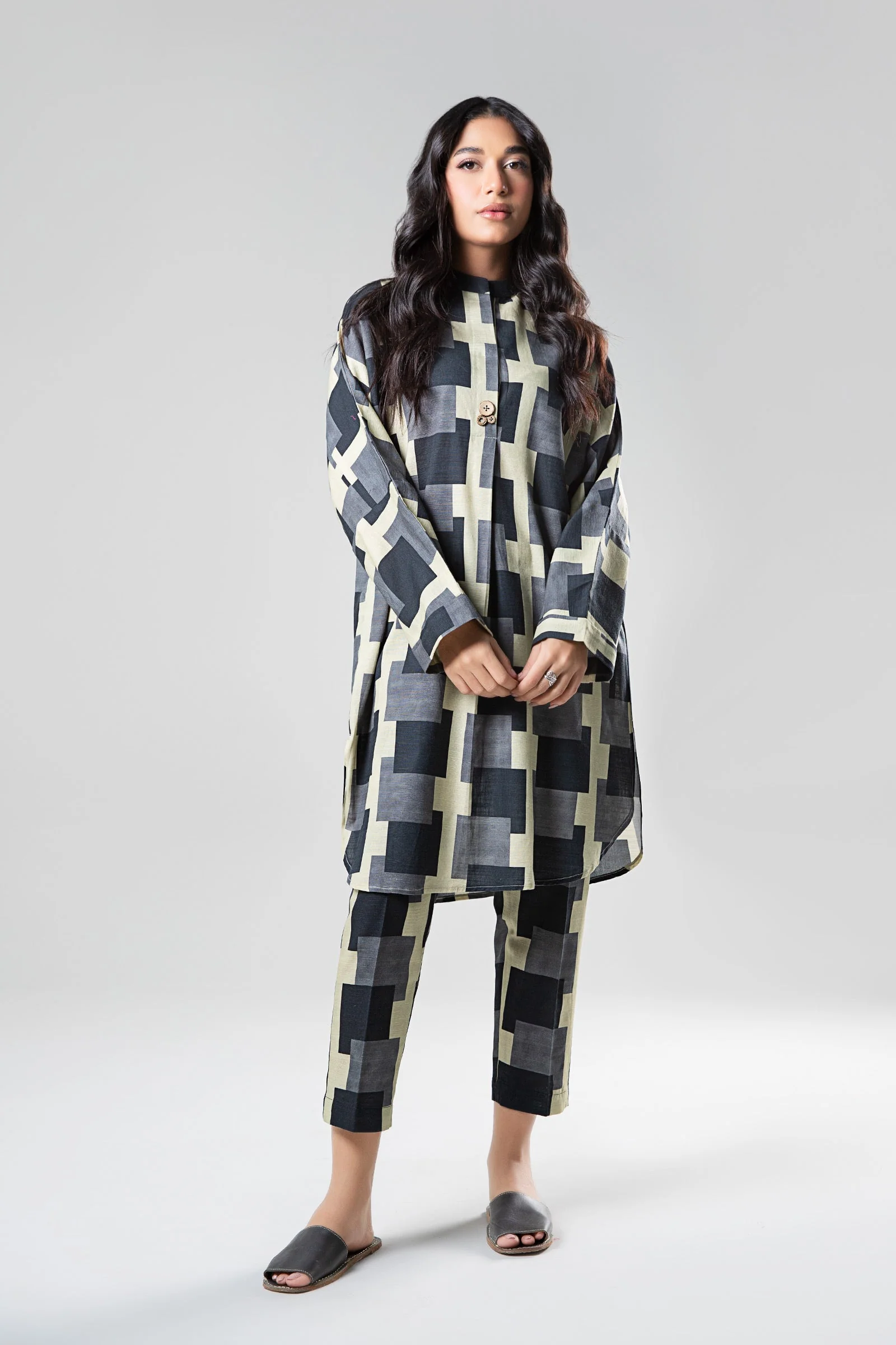 2 Pc Printed Khaddar Suit