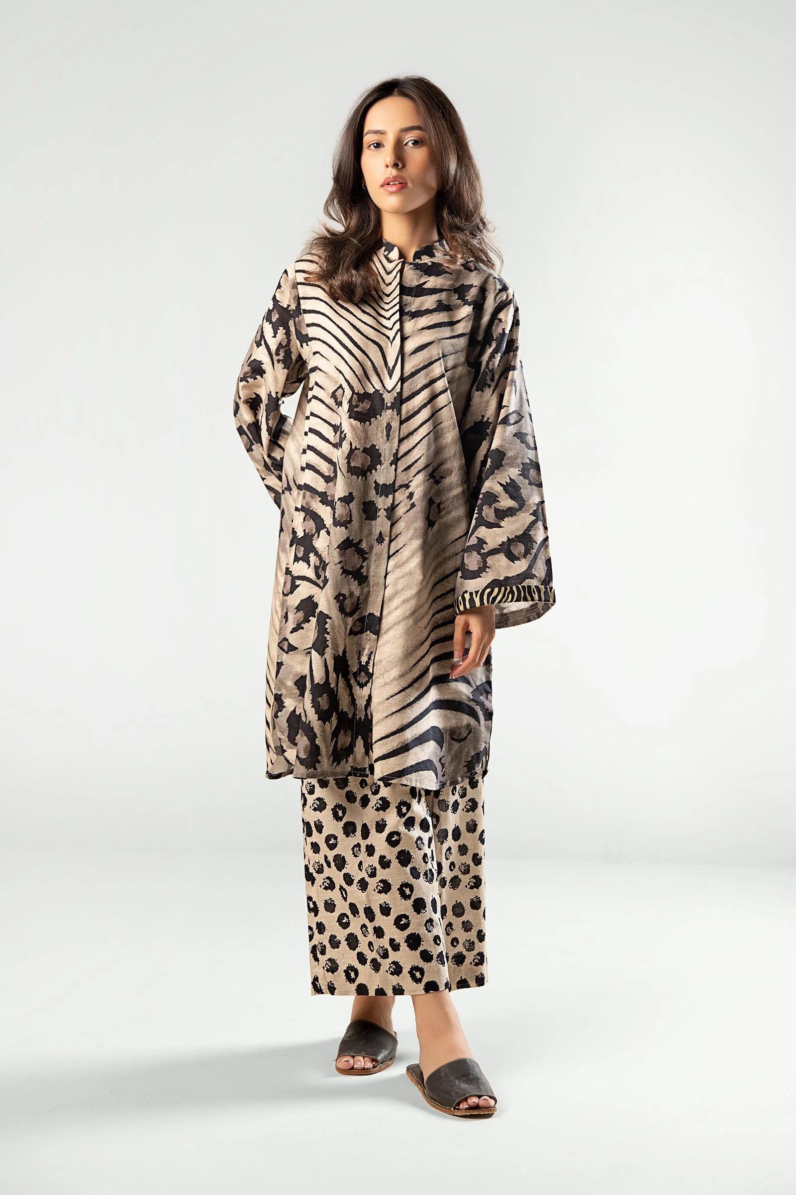 2 Pc Printed Khaddar Suit