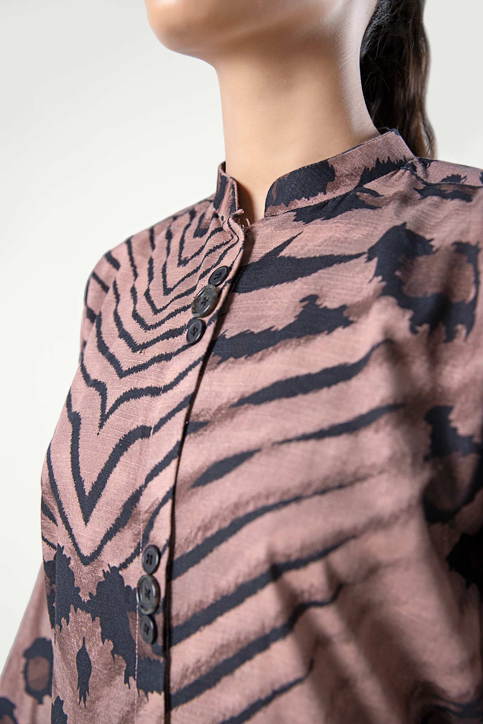 2 Pc Printed Khaddar Suit - Image 4