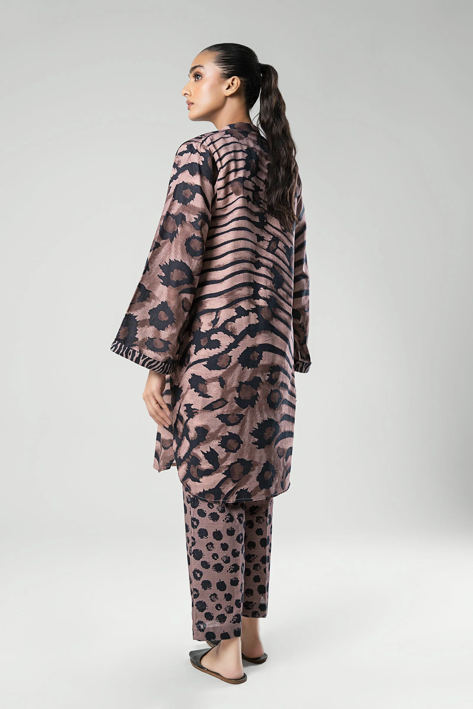 2 Pc Printed Khaddar Suit - Image 7