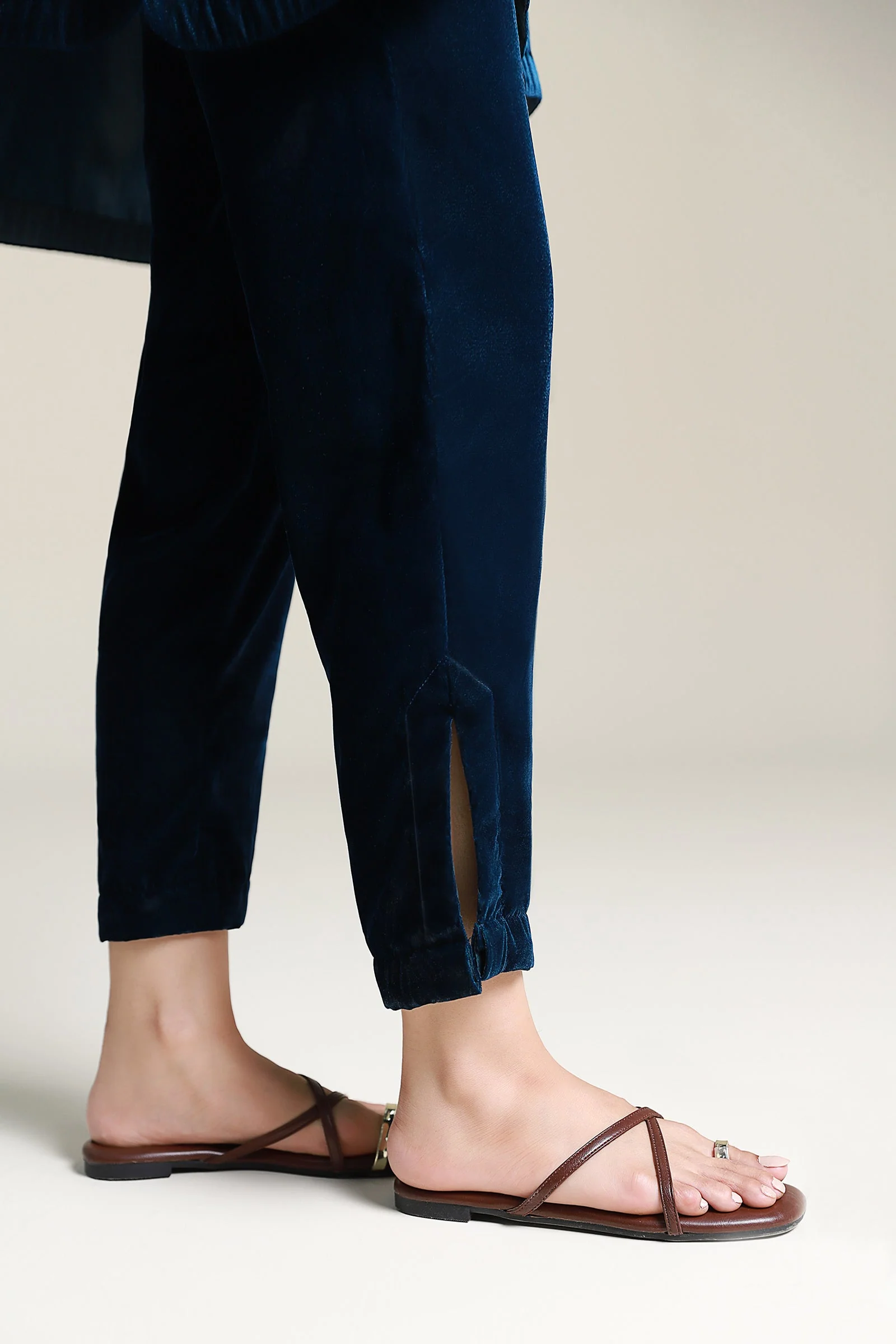 2 Pc Dyed Velvet Suit - Image 9