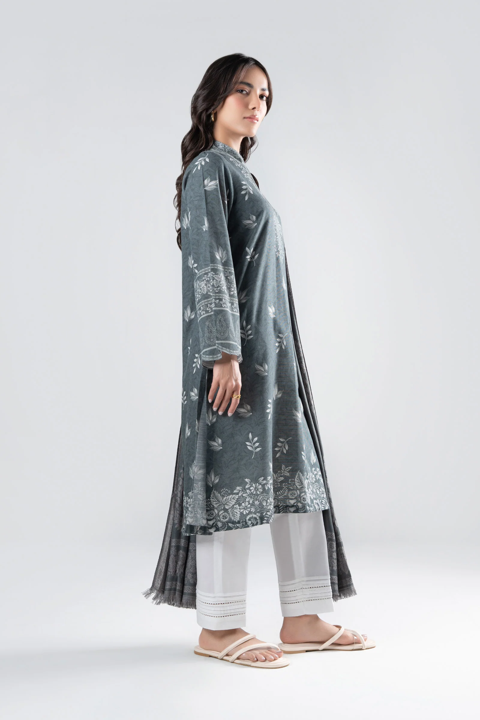 2 Pc Printed Khaddar Suit - Image 5