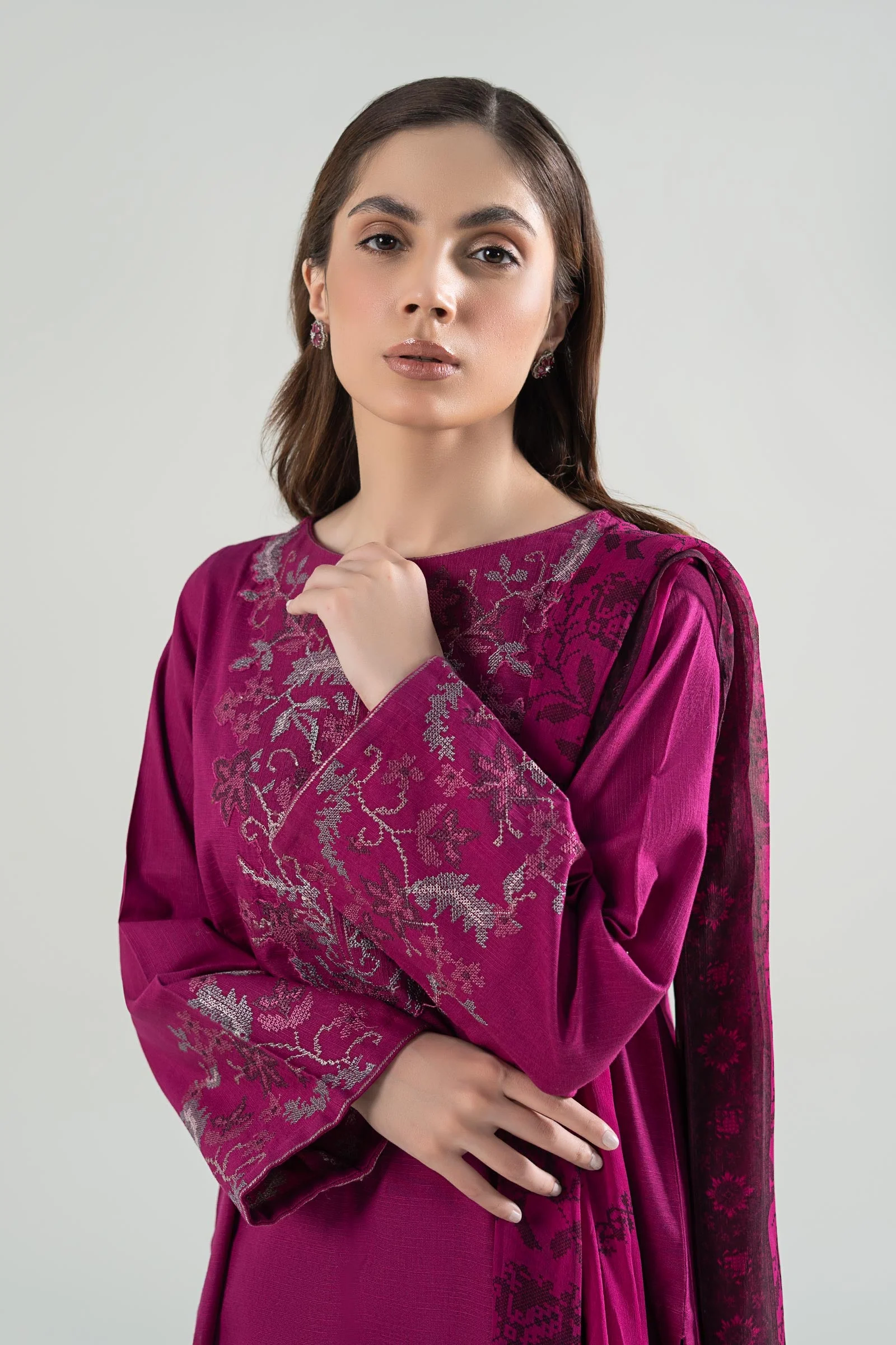 2 Pc Embroidered Khaddar Suit - Image 2