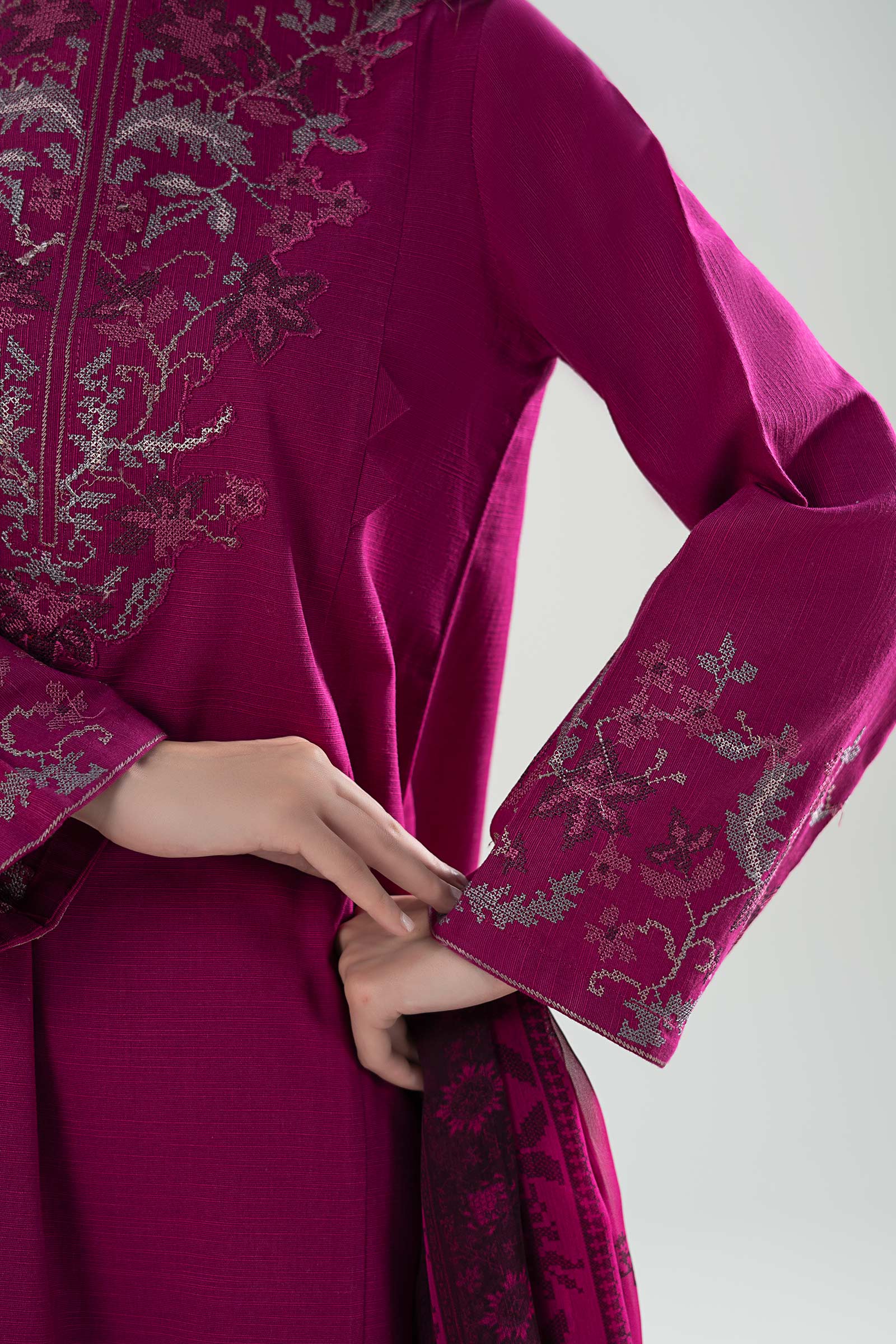 2 Pc Embroidered Khaddar Suit - Image 4
