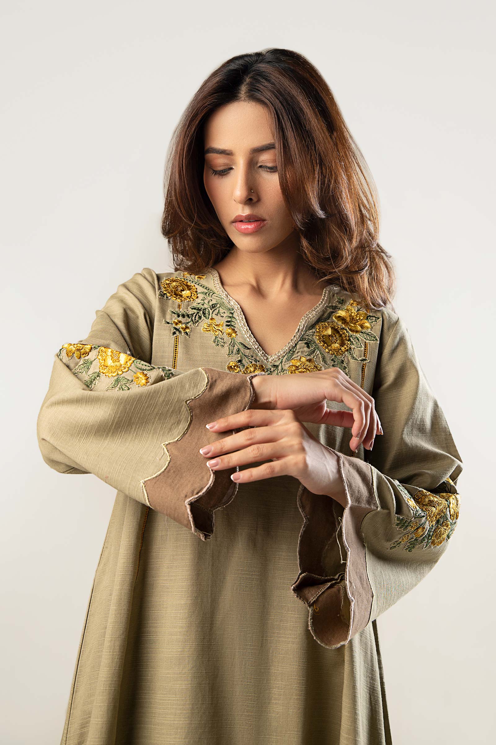 2 Pc Embroidered Khaddar Suit - Image 2