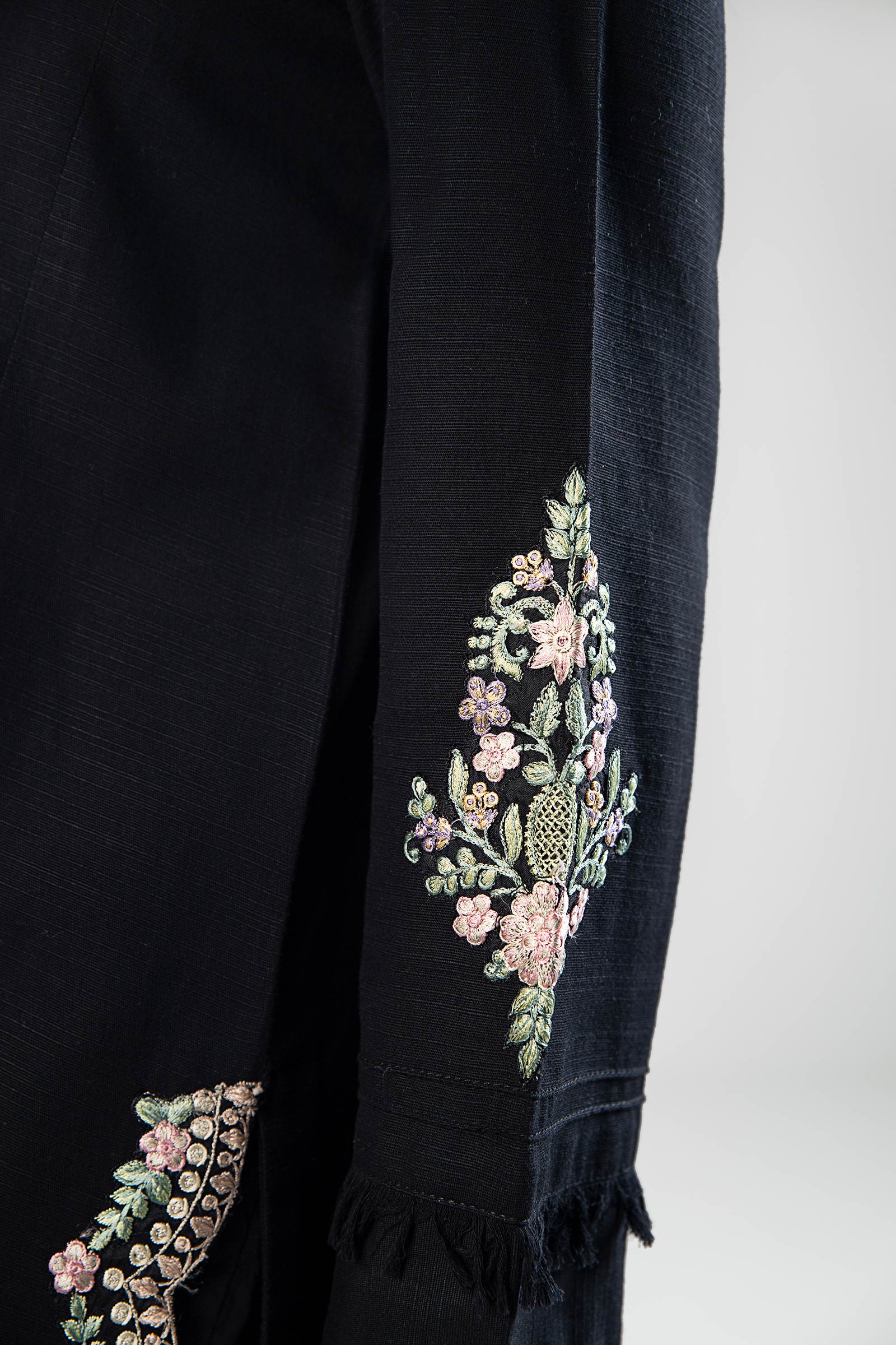 Embroidered Khaddar Shirt - Image 4