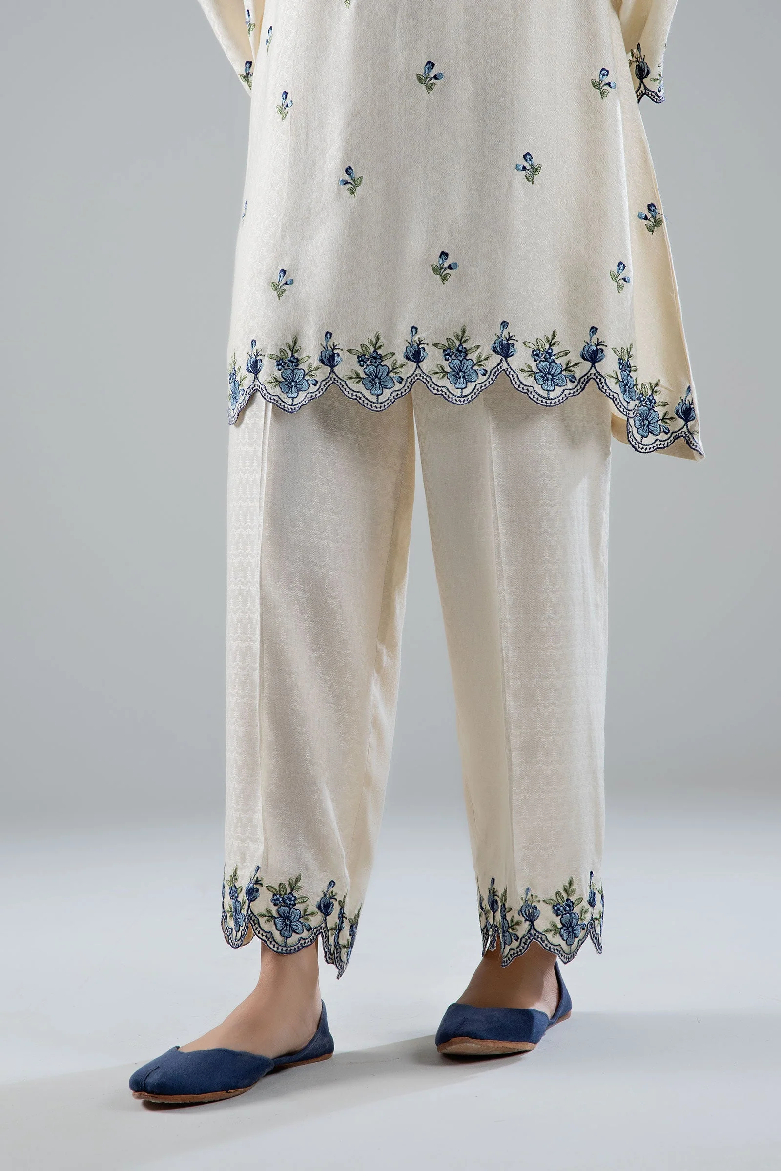 2 Pc Embroidered Linen Suit - Image 6