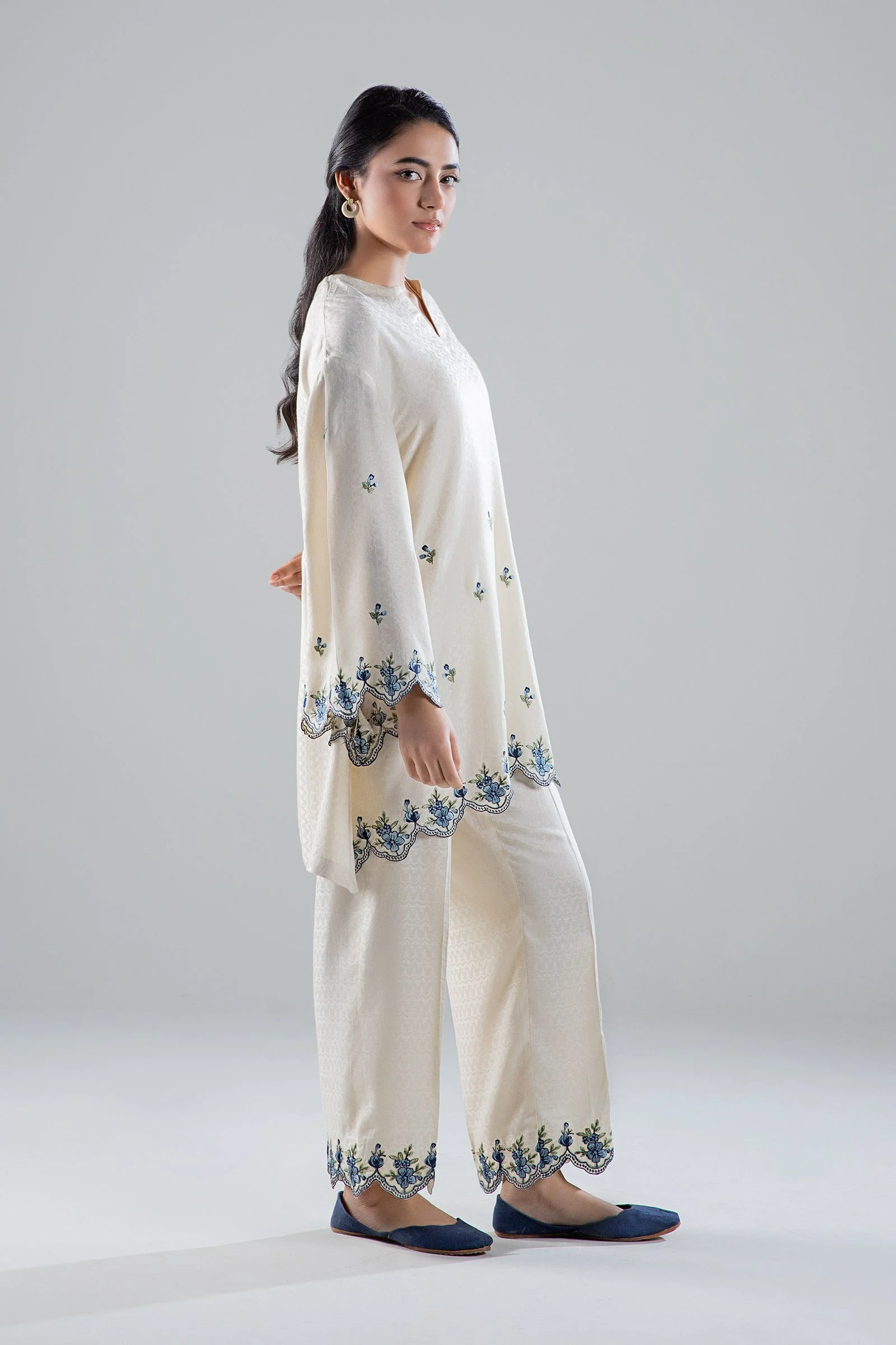 2 Pc Embroidered Linen Suit - Image 7
