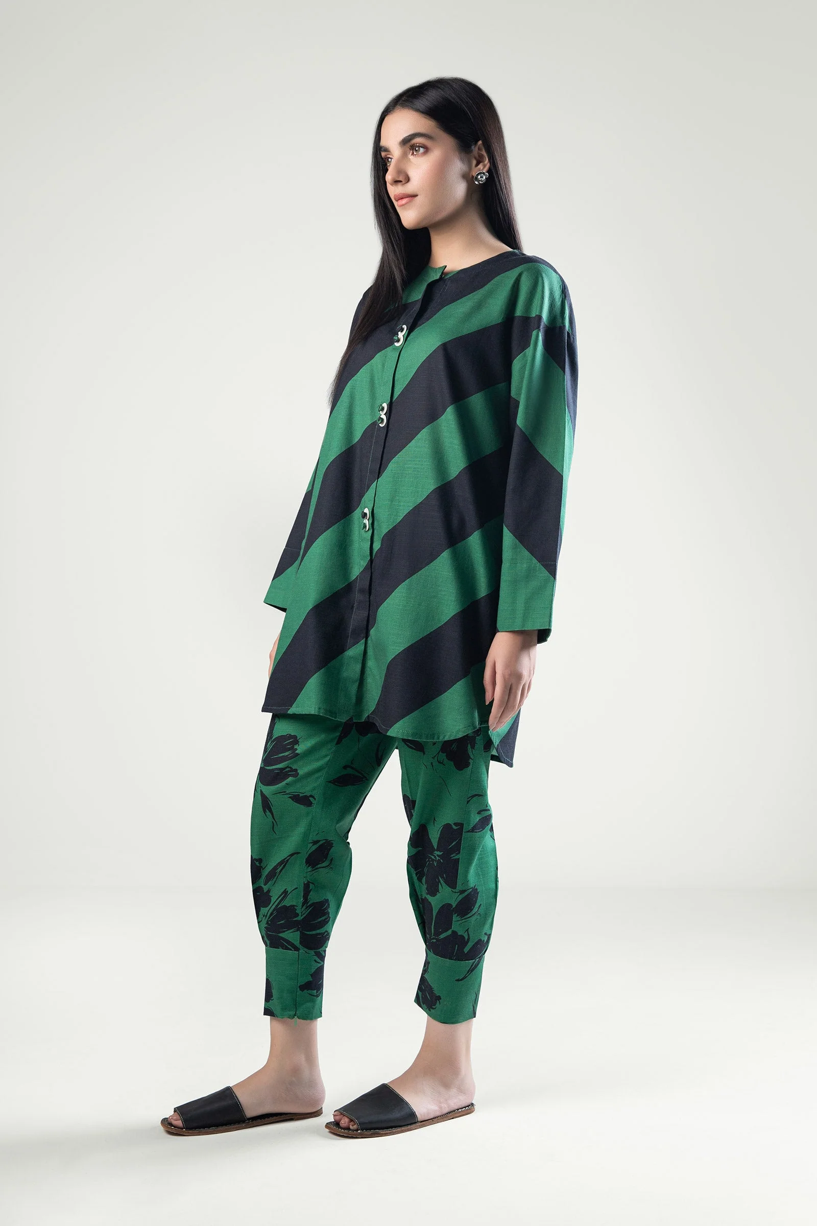 2 Pc Printed Khaddar Suit