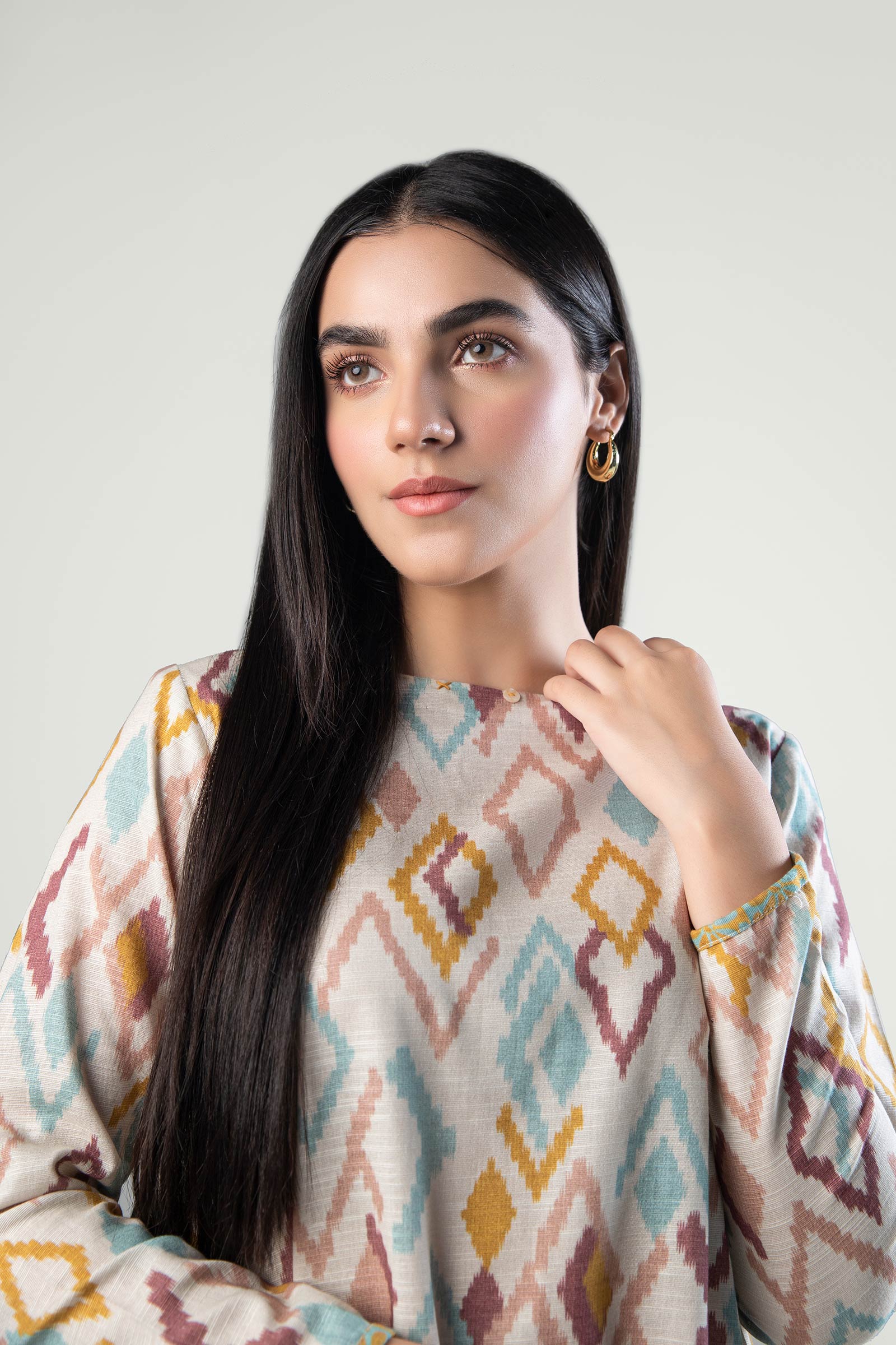 2 Pc Printed Khaddar Suit - Image 2