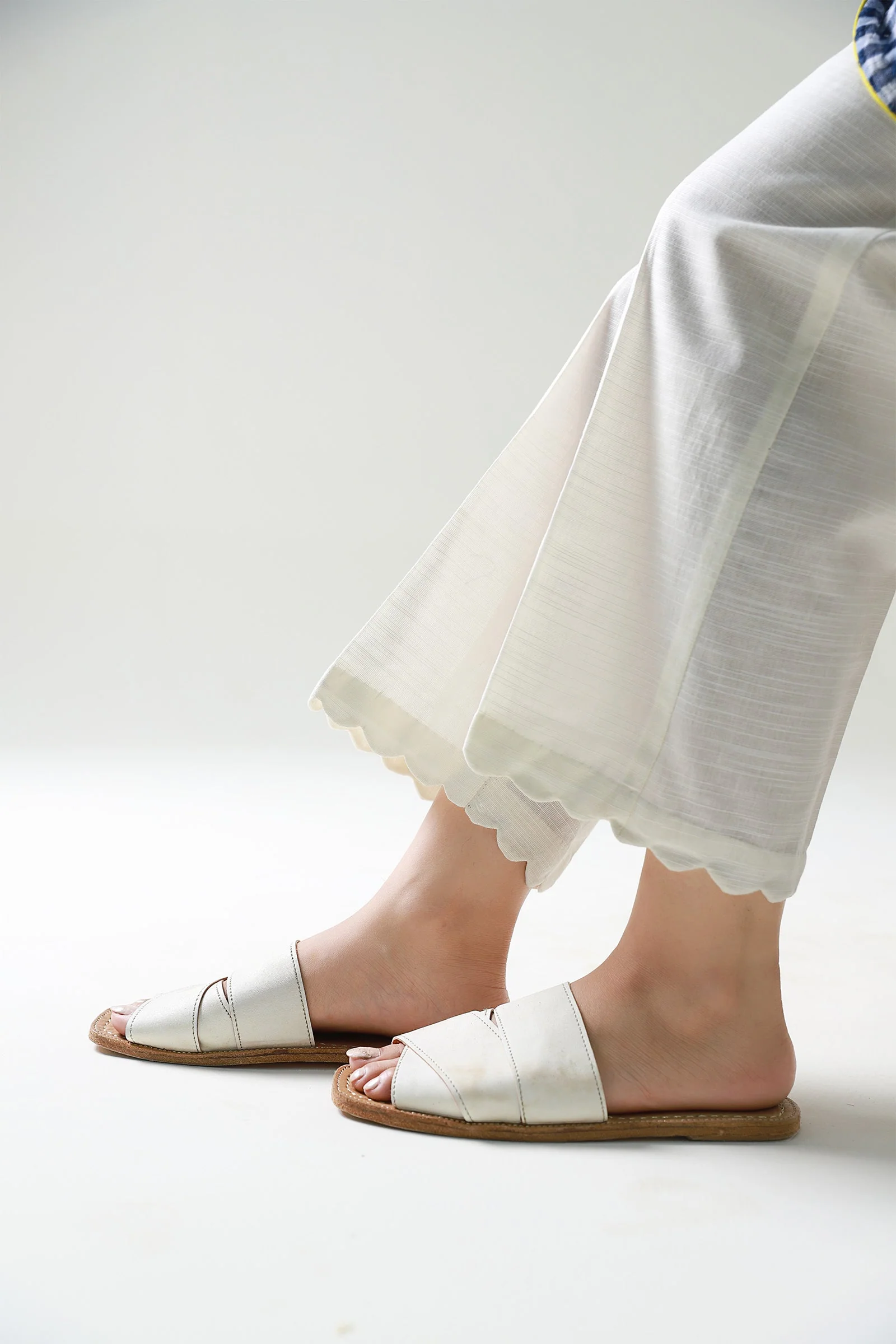 Dyed Khaddar Trouser - Image 2