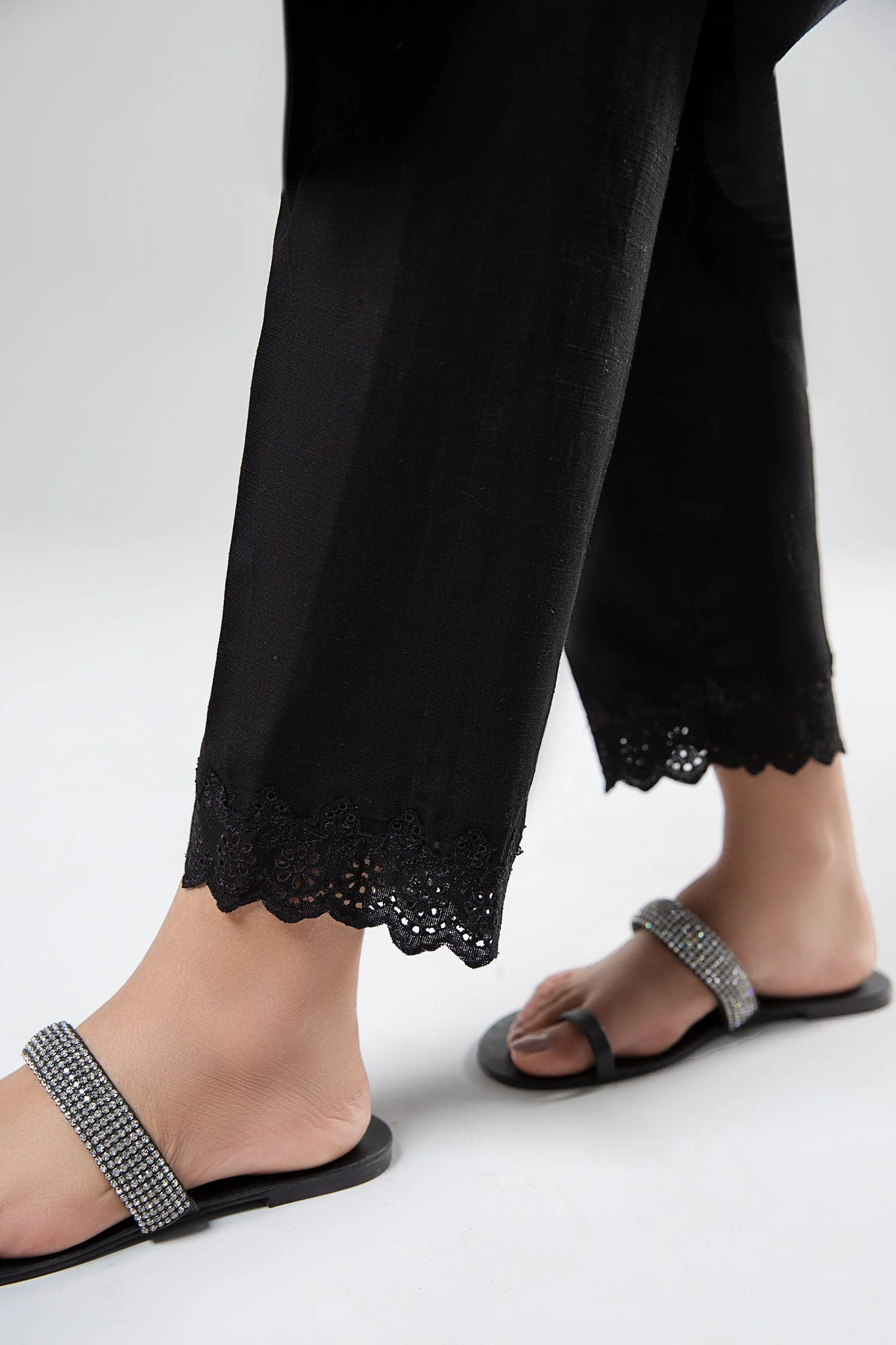 Embroidered Khaddar Trouser