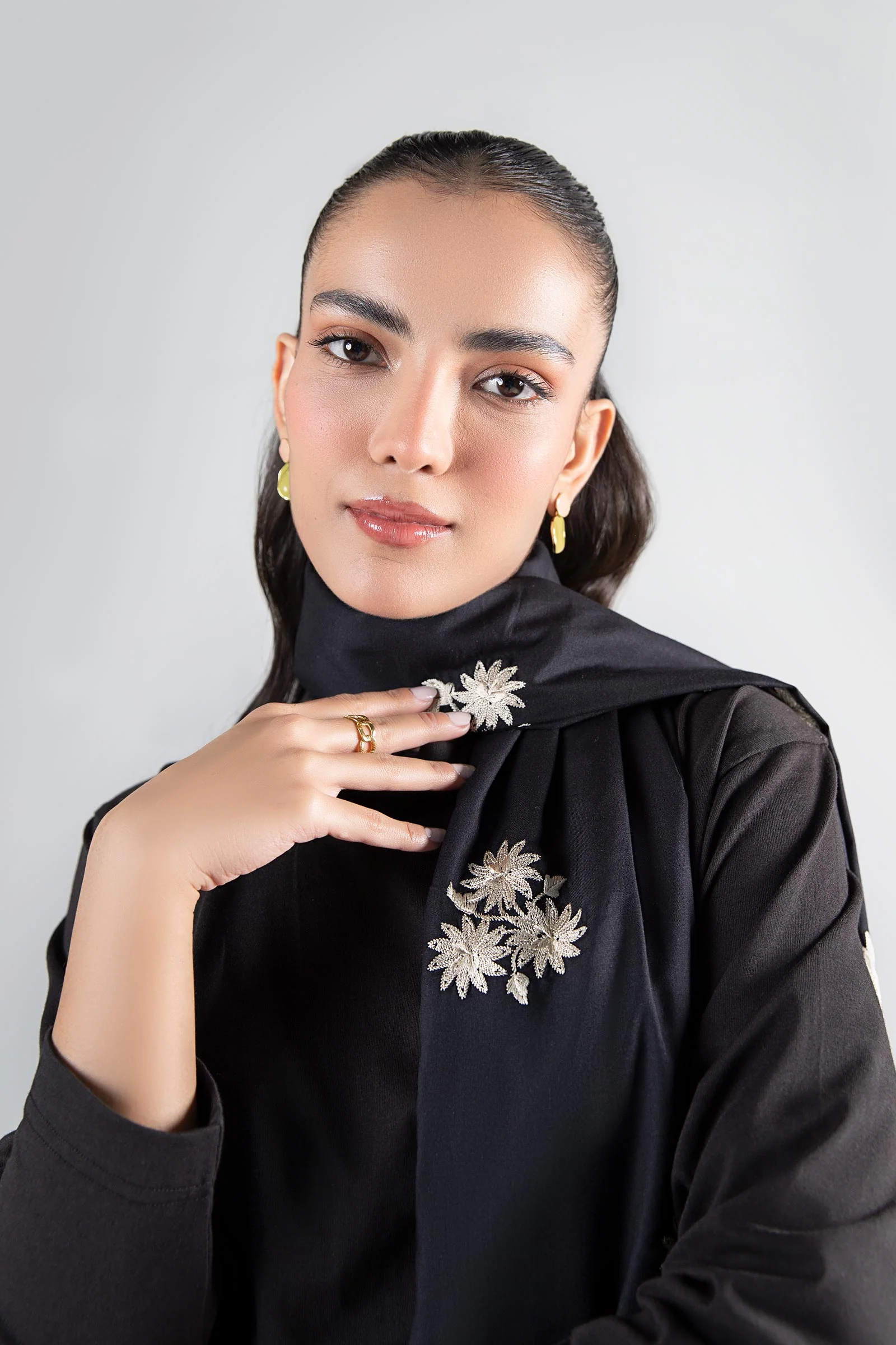 Embroidered Linen Shawl