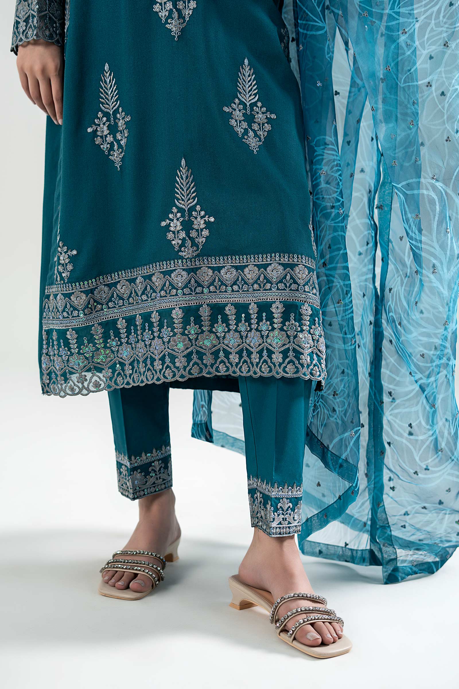 3 Pc Embroidered Karandi Suit - Image 4