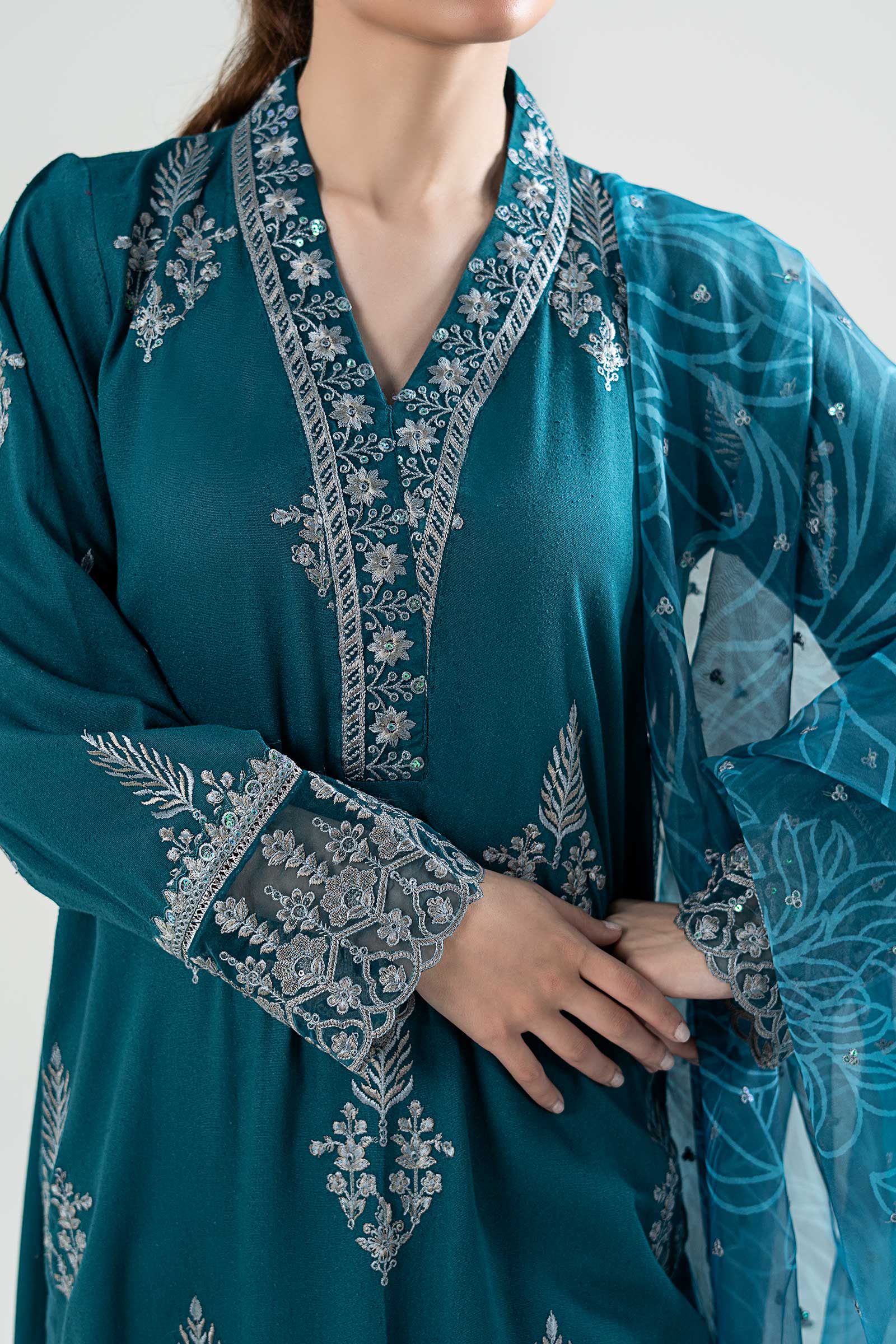 3 Pc Embroidered Karandi Suit - Image 5