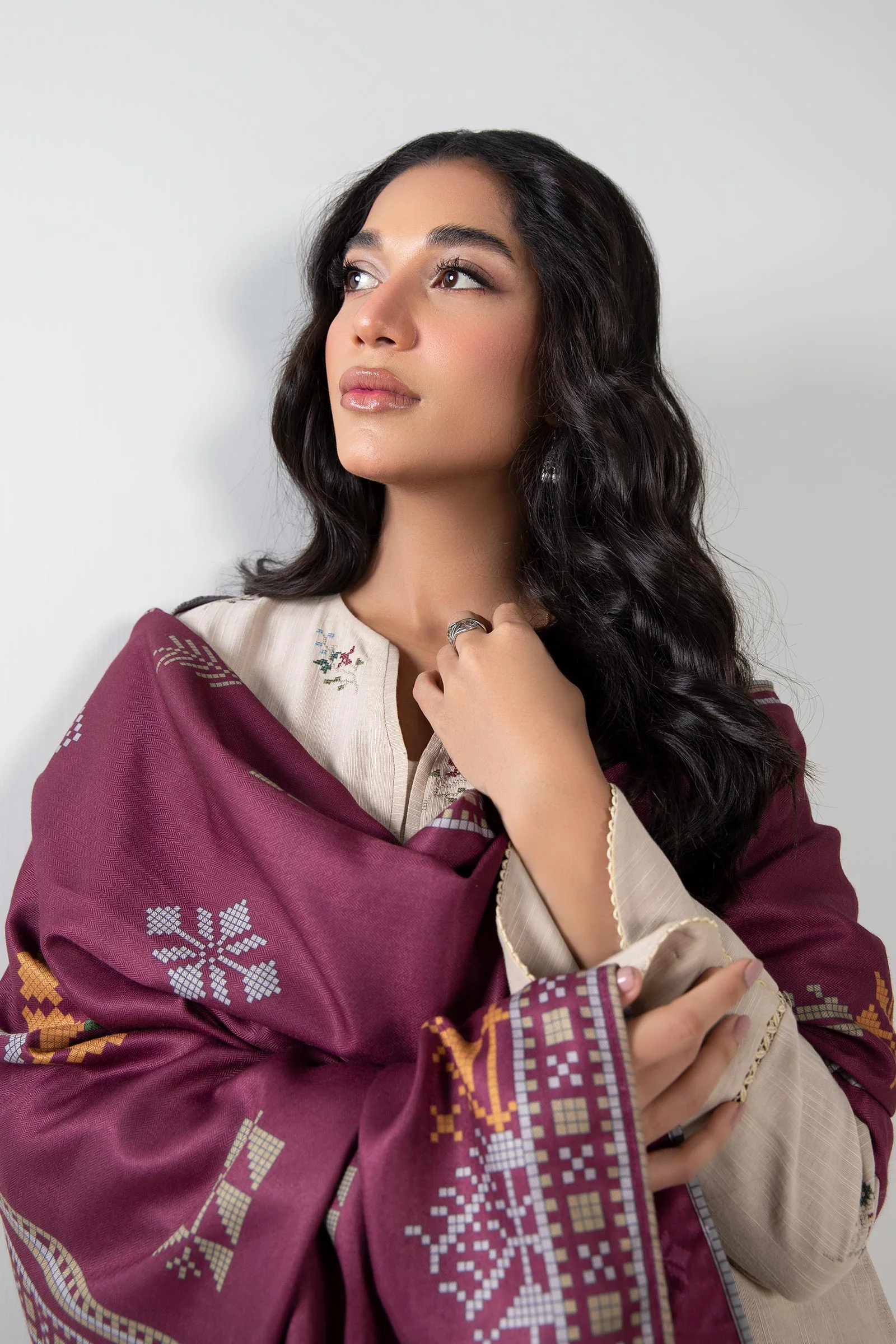 3 Pc Embroidered Khaddar Suit - Image 2