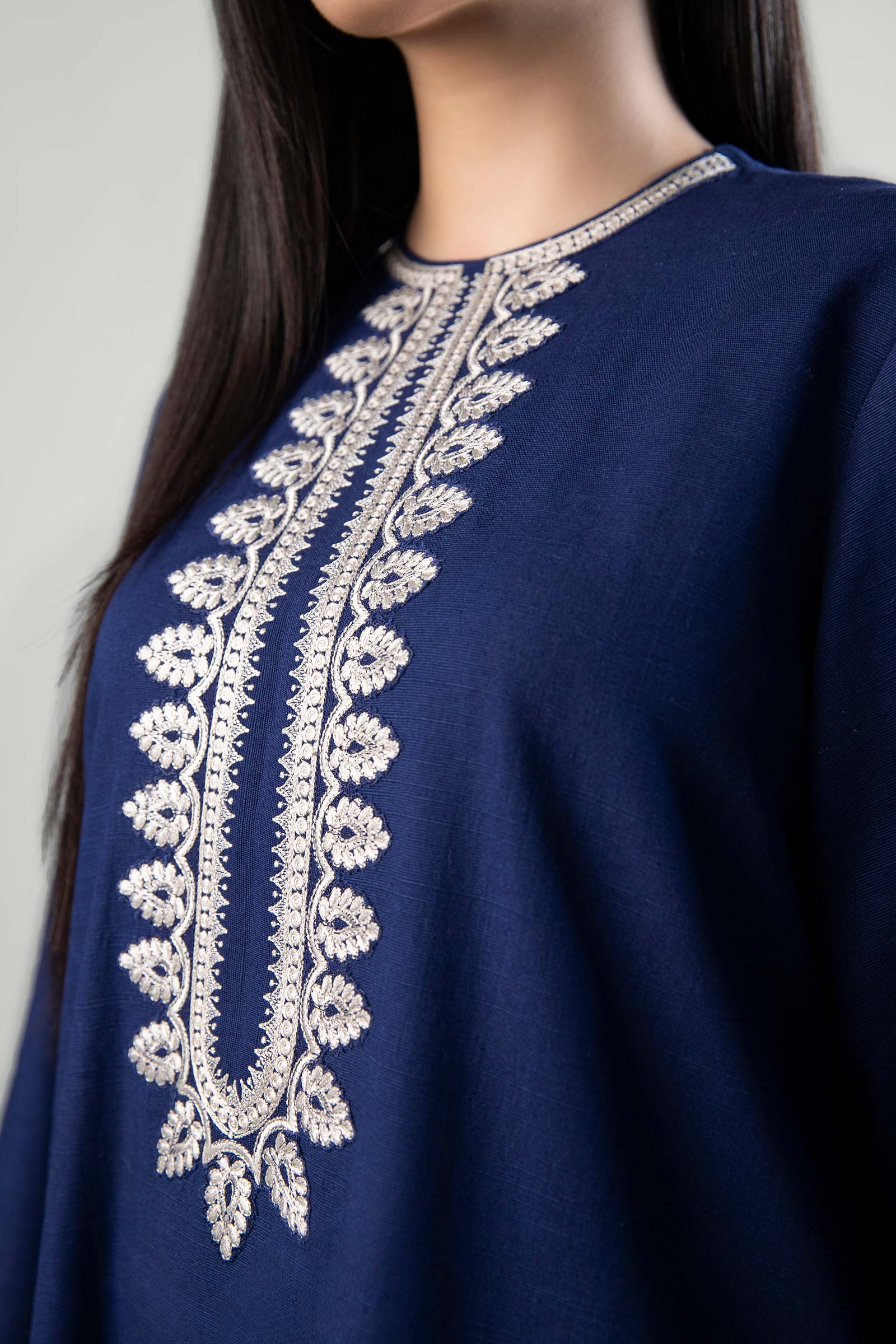3 Pc Embroidered Khaddar Suit - Image 6