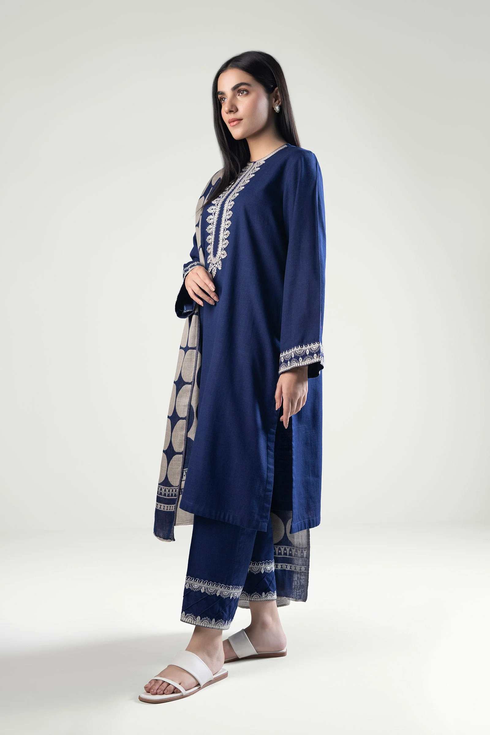 3 Pc Embroidered Khaddar Suit - Image 8