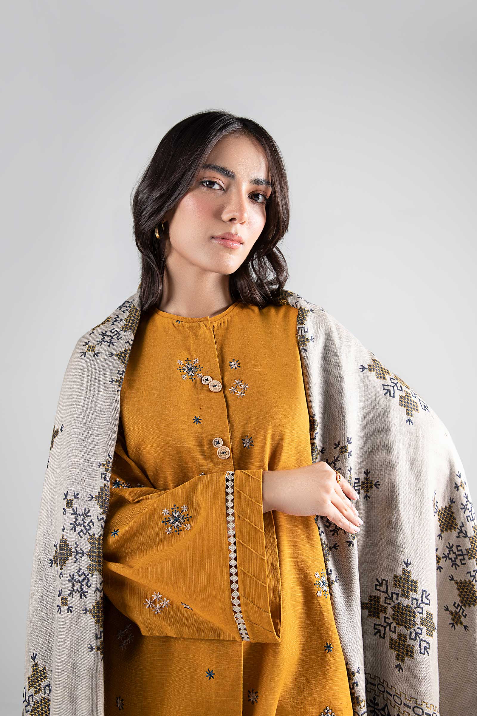 3 Pc Embroidered Khaddar Suit - Image 2