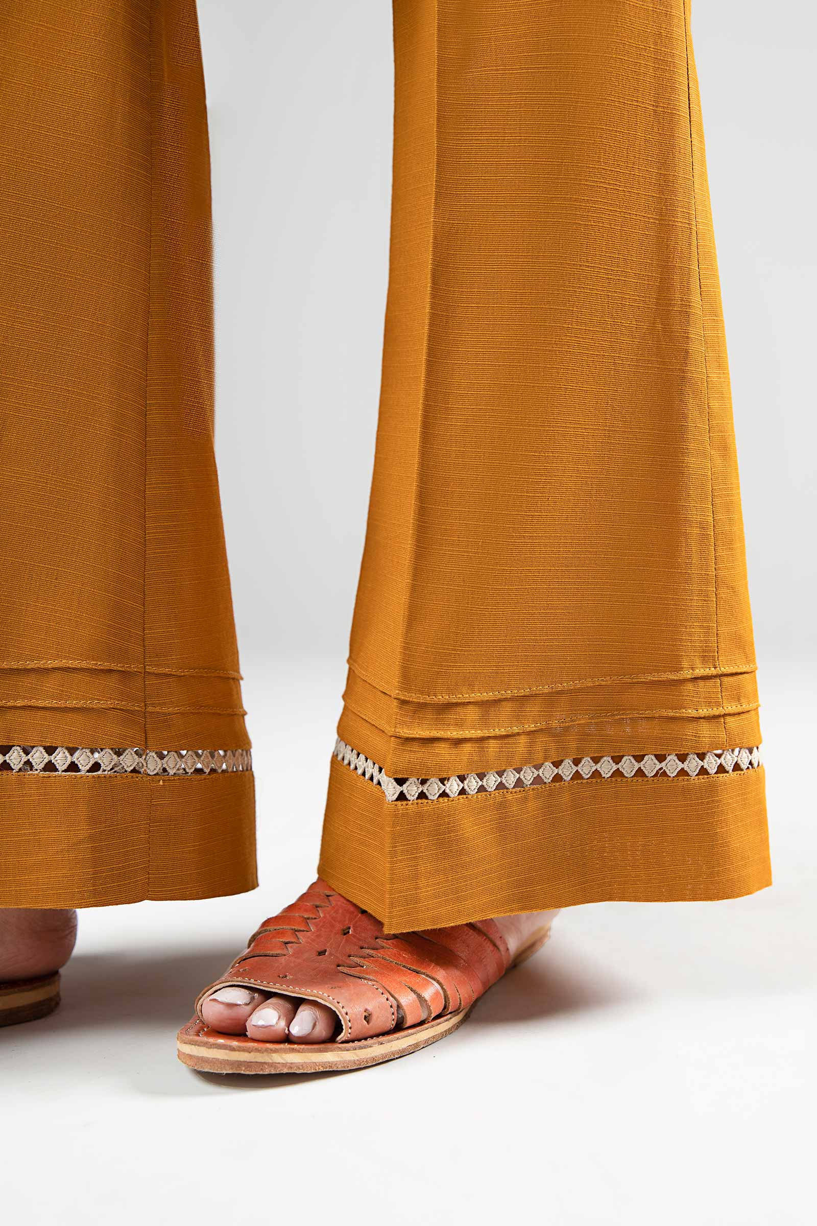 3 Pc Embroidered Khaddar Suit - Image 4