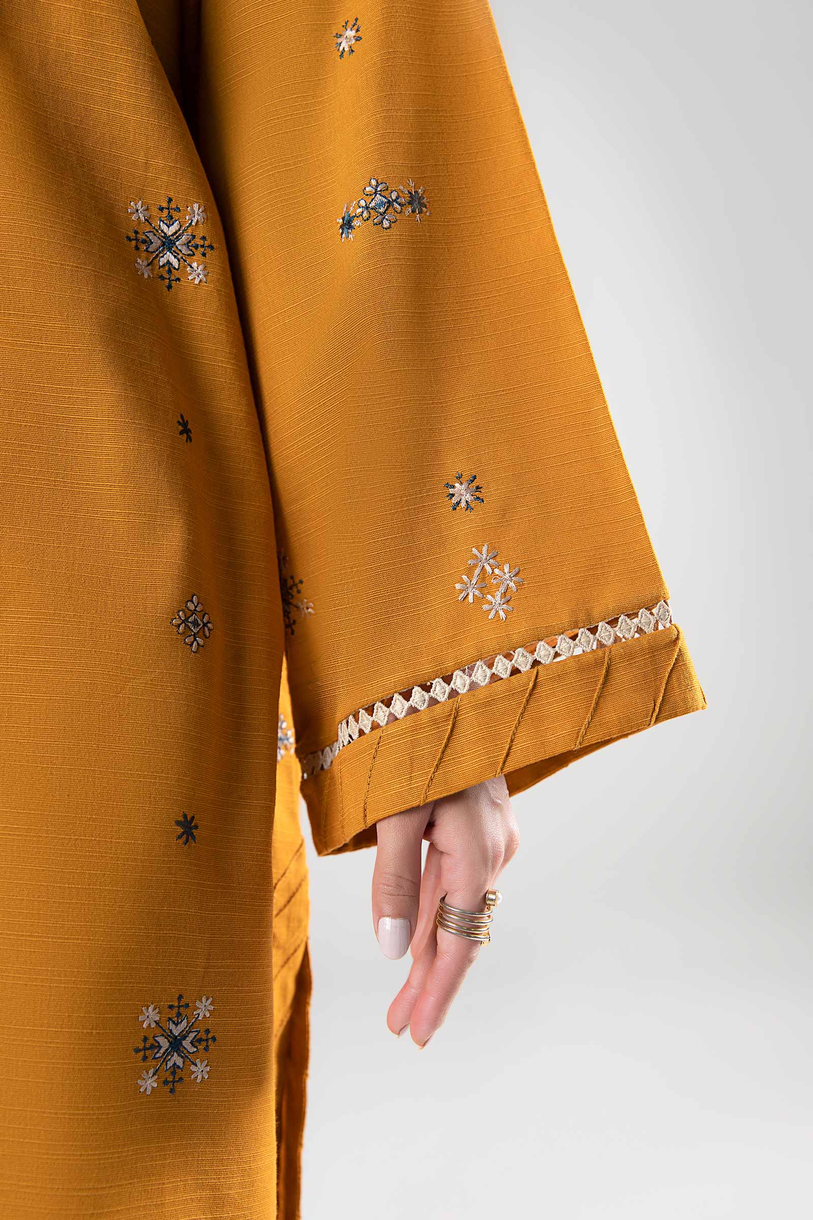 3 Pc Embroidered Khaddar Suit - Image 5