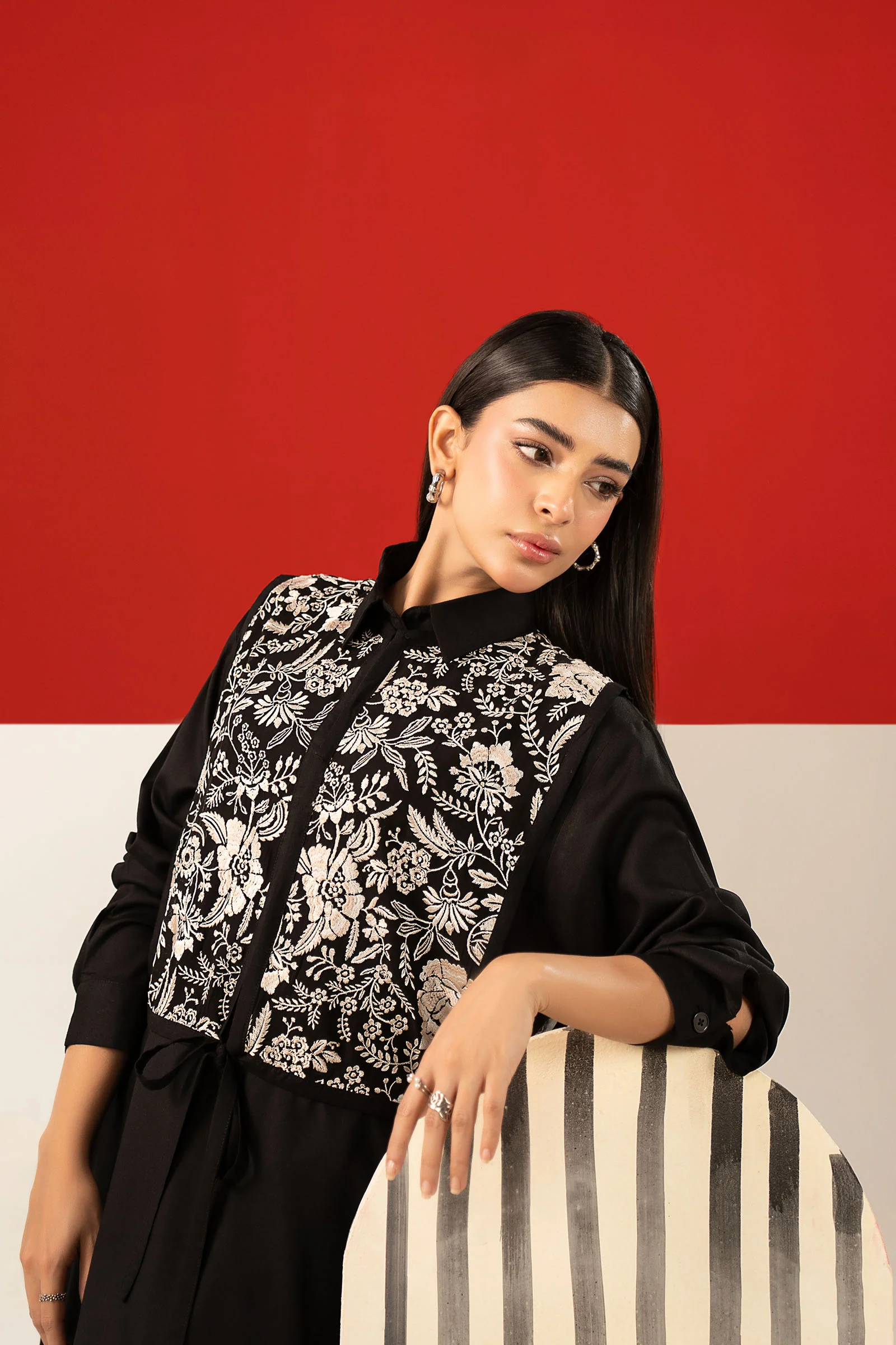 2 Pc Embroidered Linen Suit - Image 2