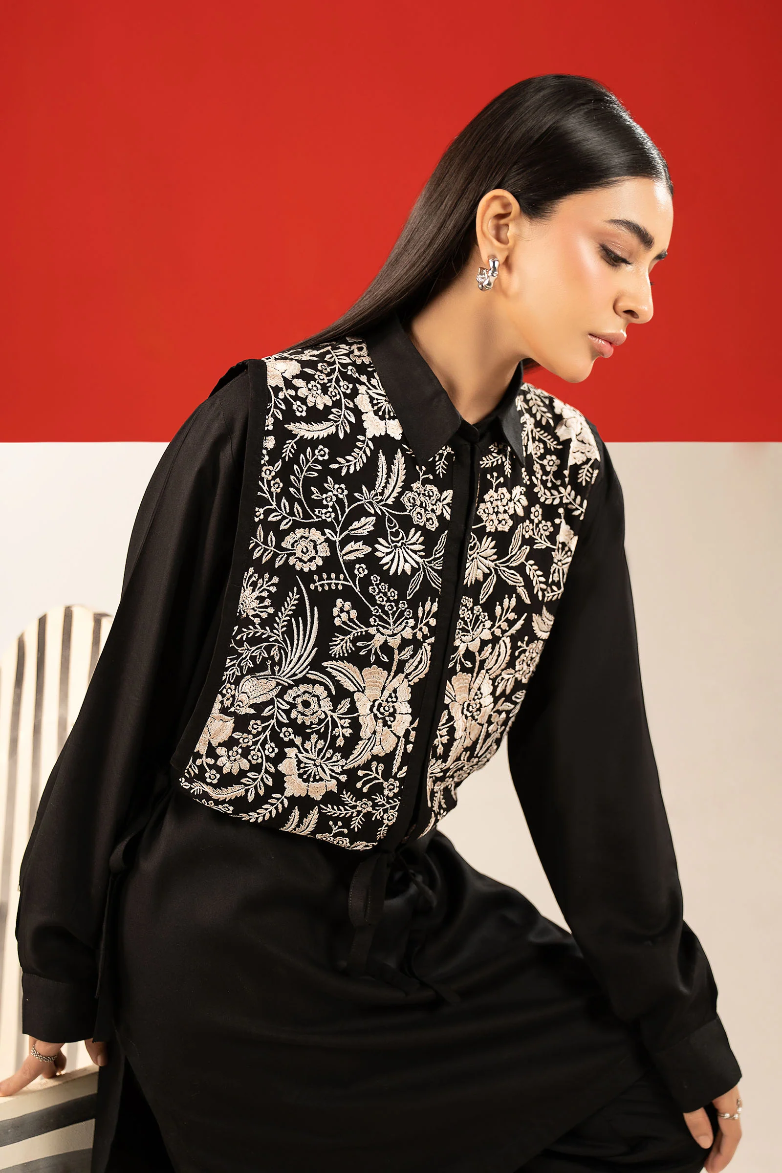 2 Pc Embroidered Linen Suit - Image 4