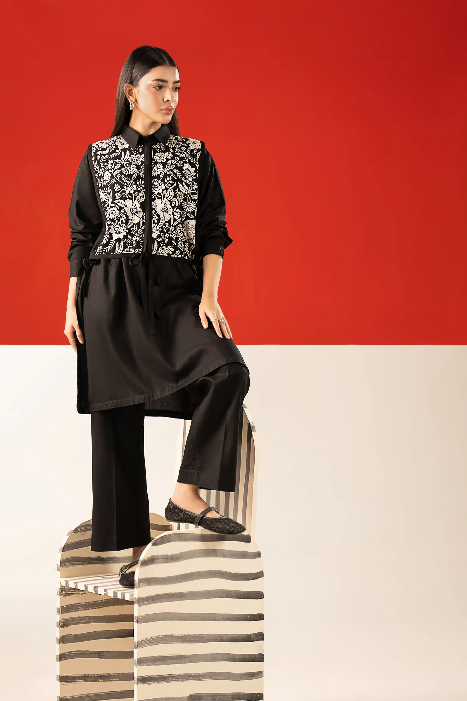 2 Pc Embroidered Linen Suit - Image 6