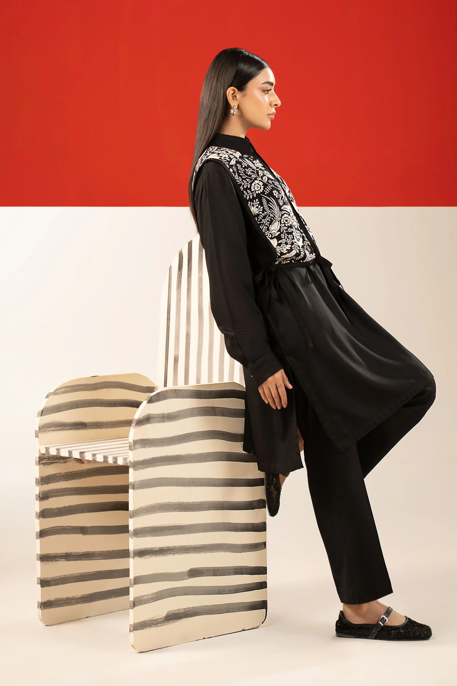 2 Pc Embroidered Linen Suit - Image 8