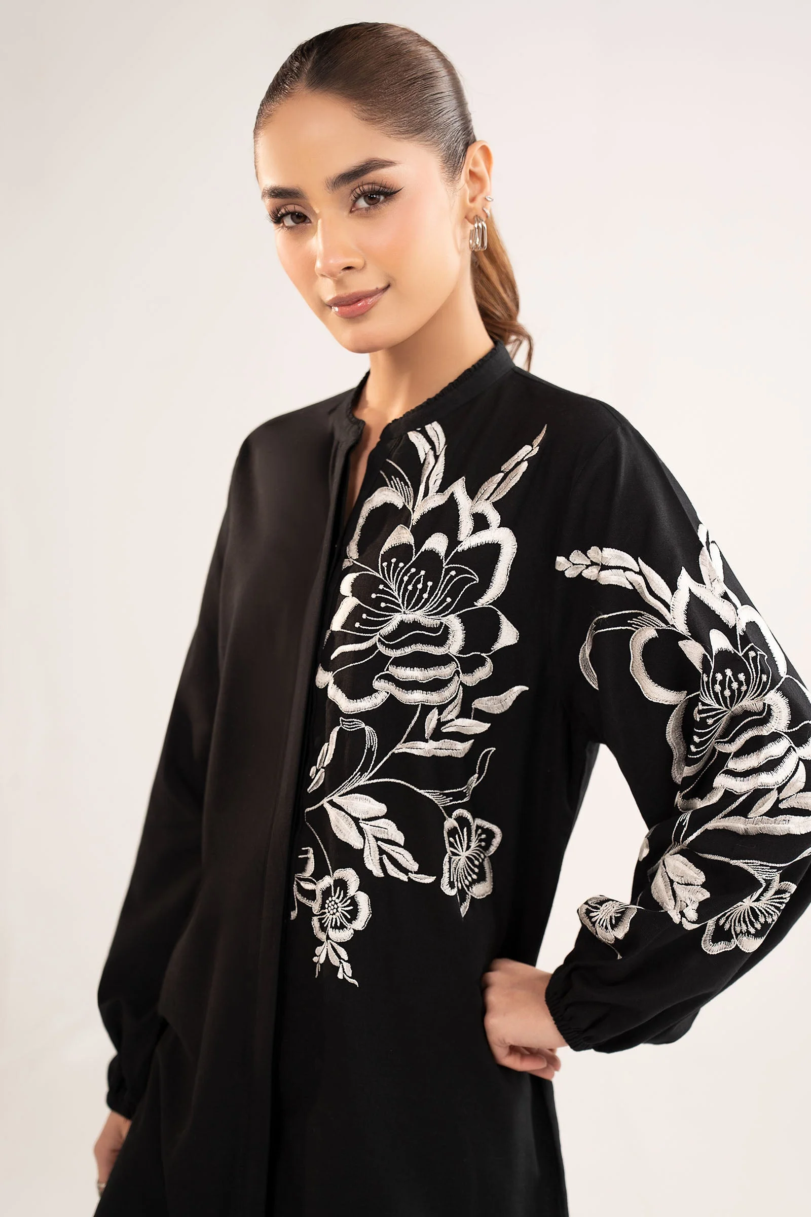 2 Pc Embroidered Khaddar Suit - Image 3