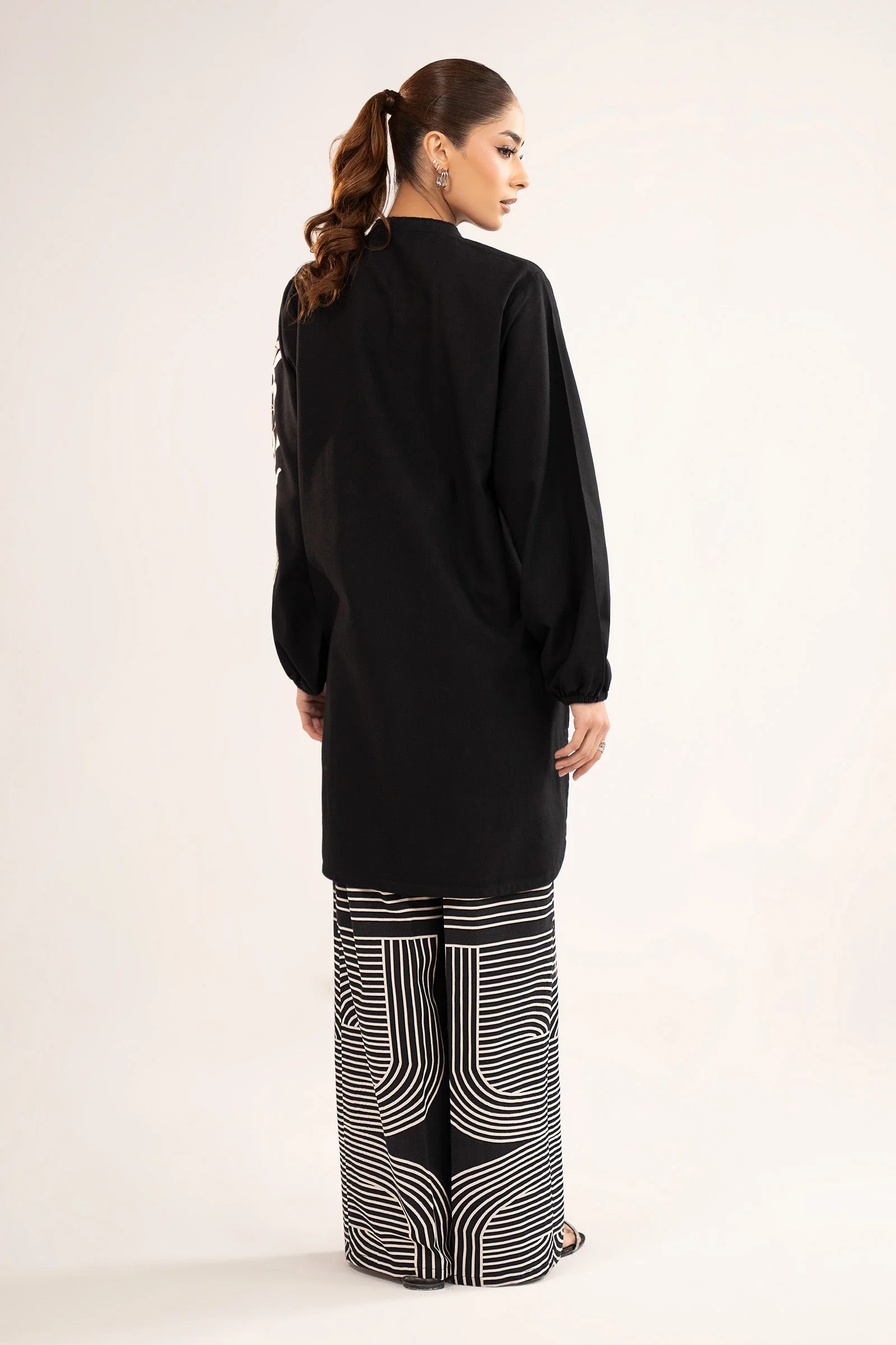 2 Pc Embroidered Khaddar Suit - Image 6