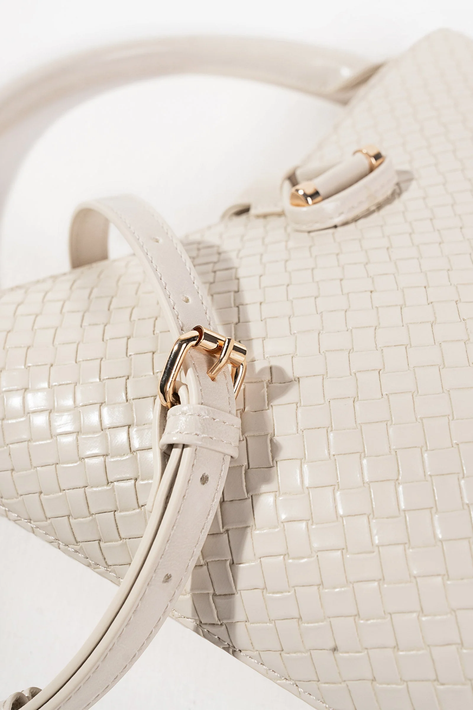 Woven Bucket Bag - Image 7
