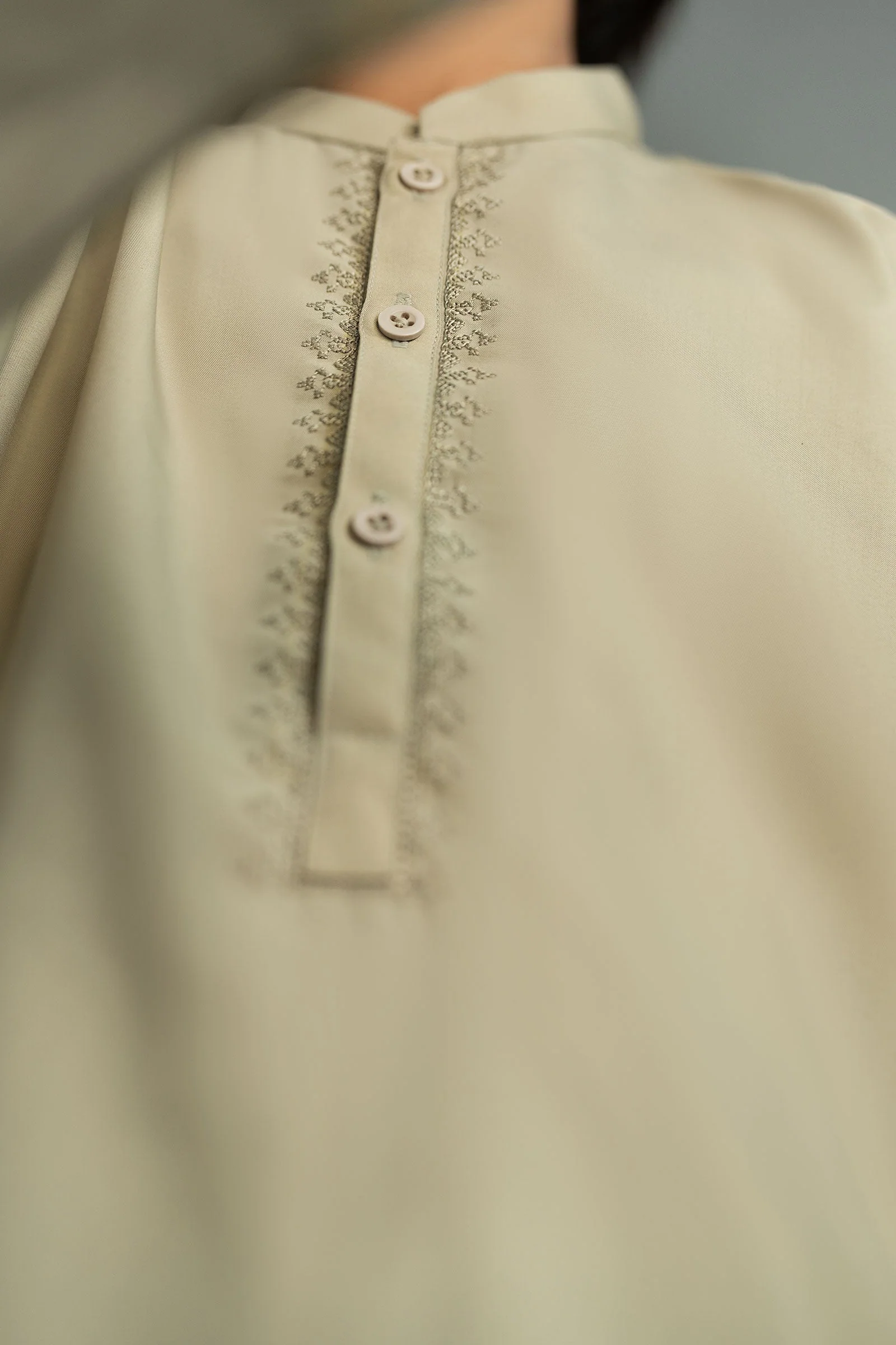 2 Piece Embroidered Blended Suit - Image 4