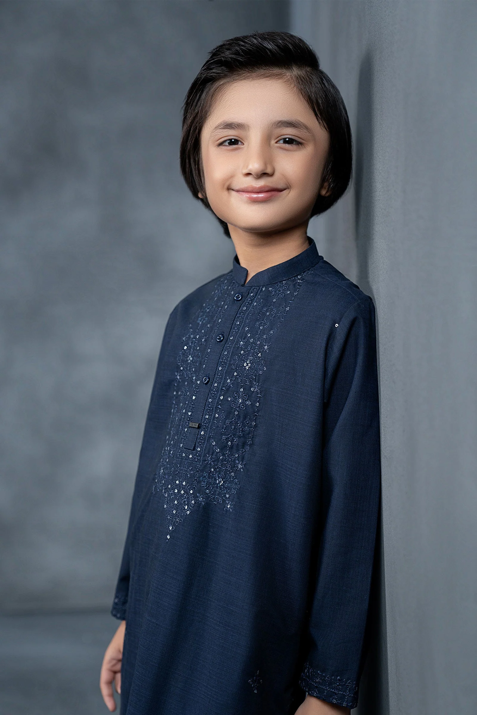 2 Piece Blemded Khaddar Suit - Image 2