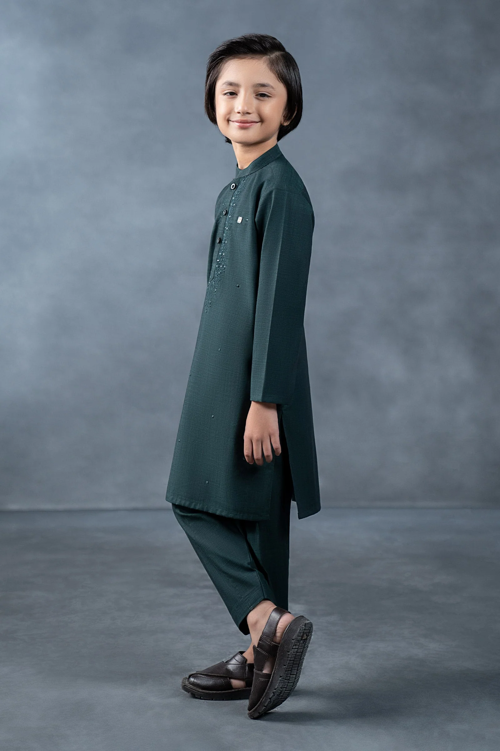 2 Piece Blended Khaddar Suit - Image 4