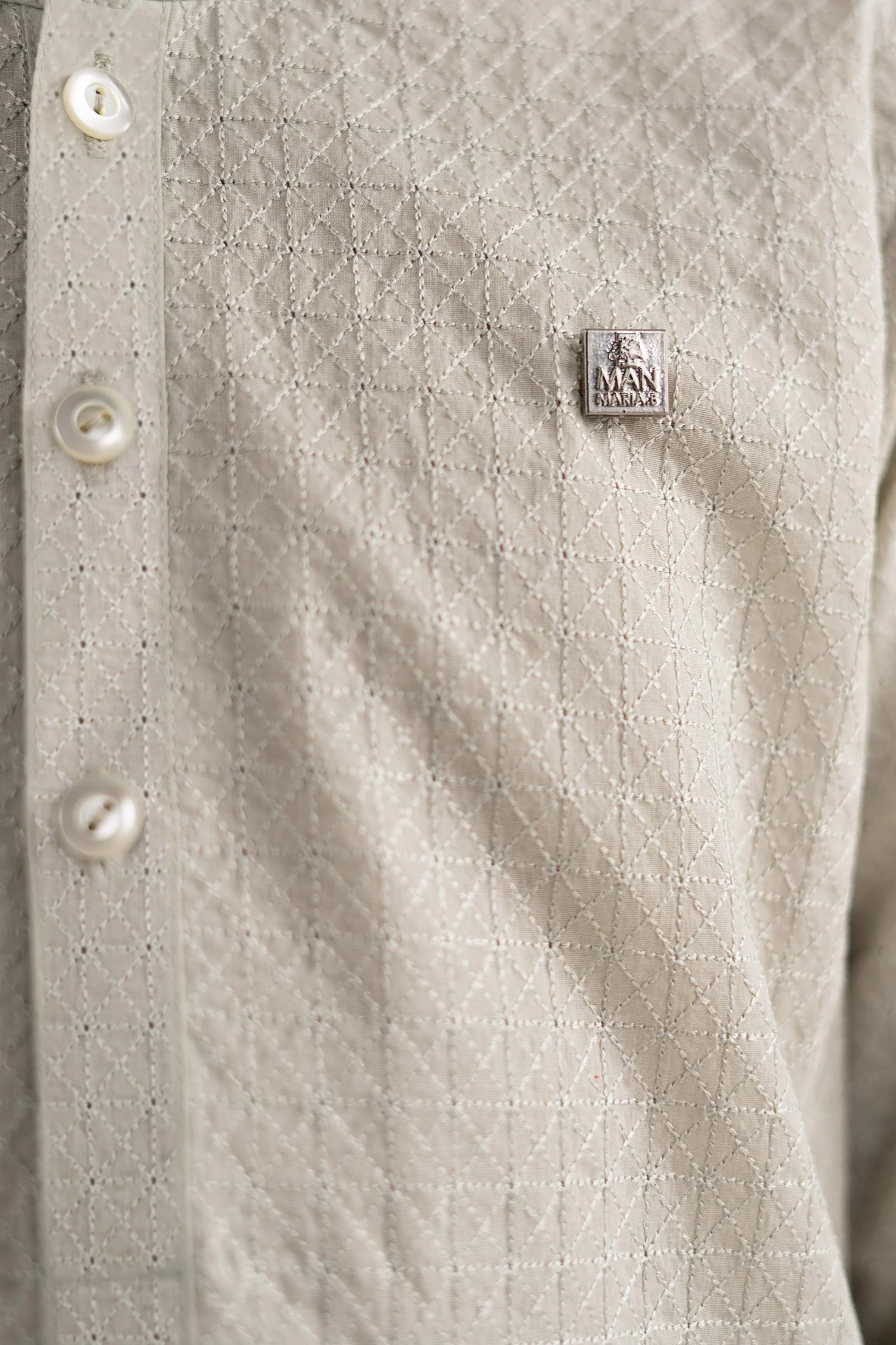 Embroidered Lawn Kurta - Image 5