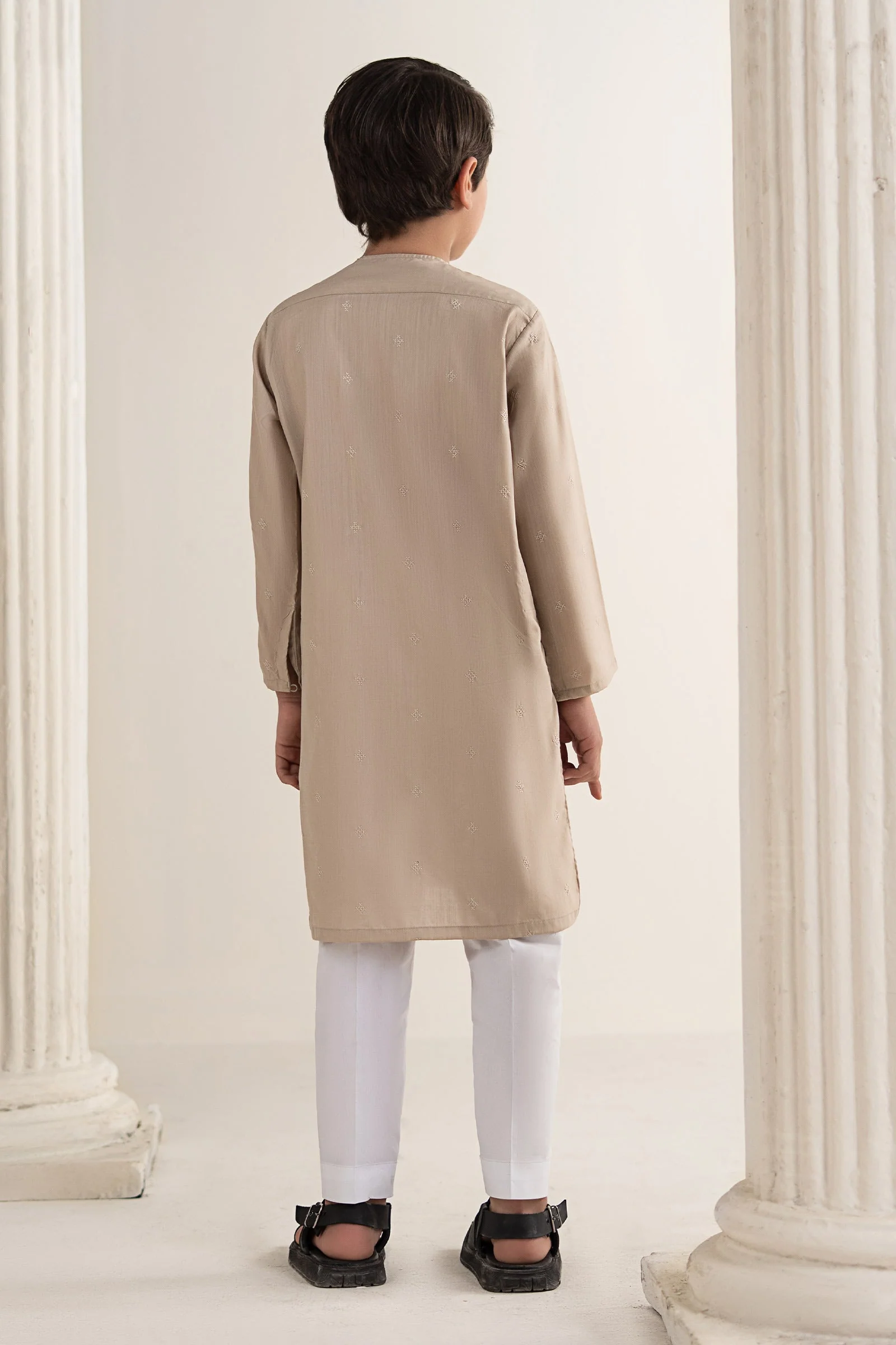 Embroidered Abalone Kurta - Image 6