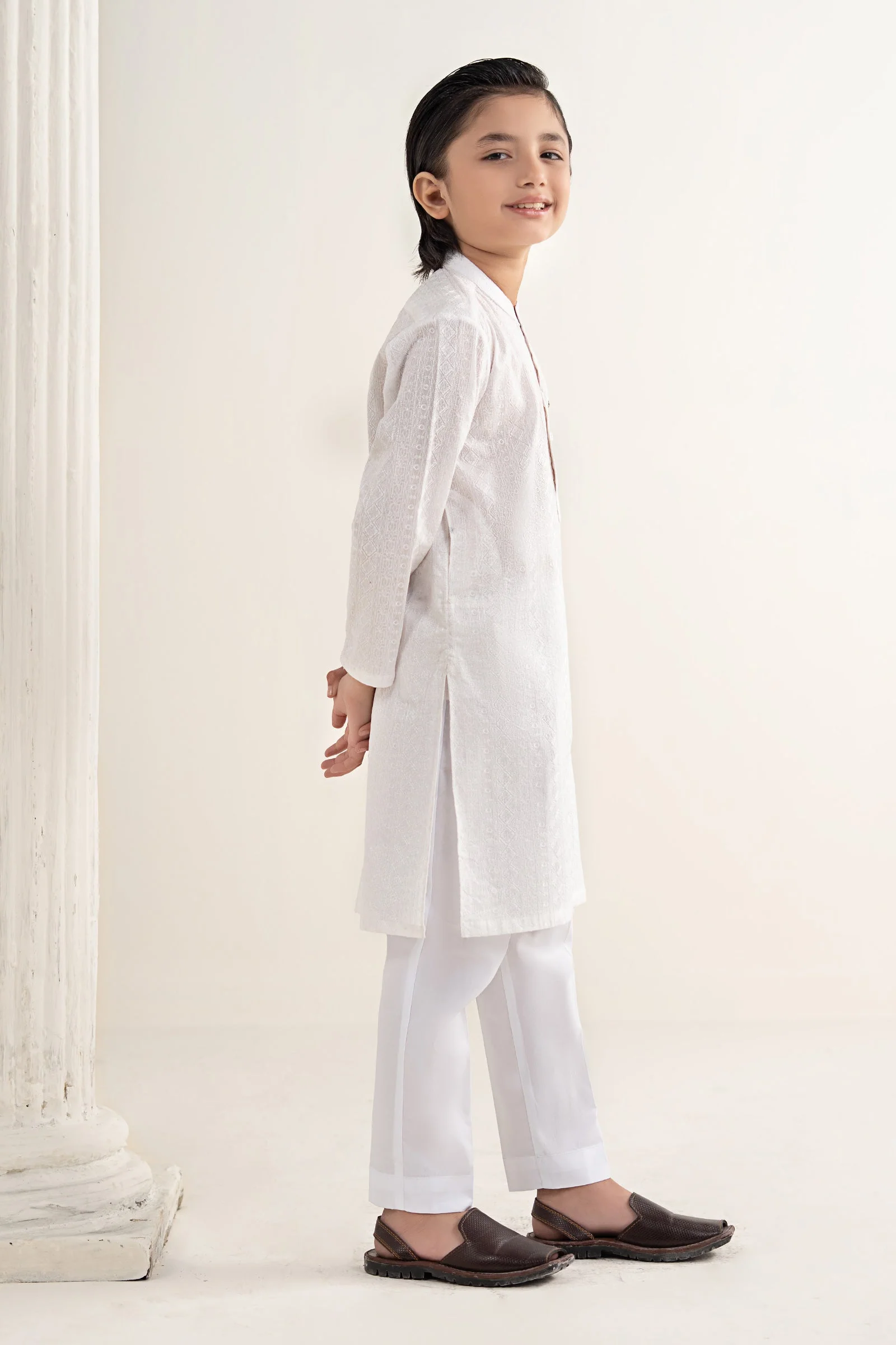 Embroidered Lawn Kurta - Image 5