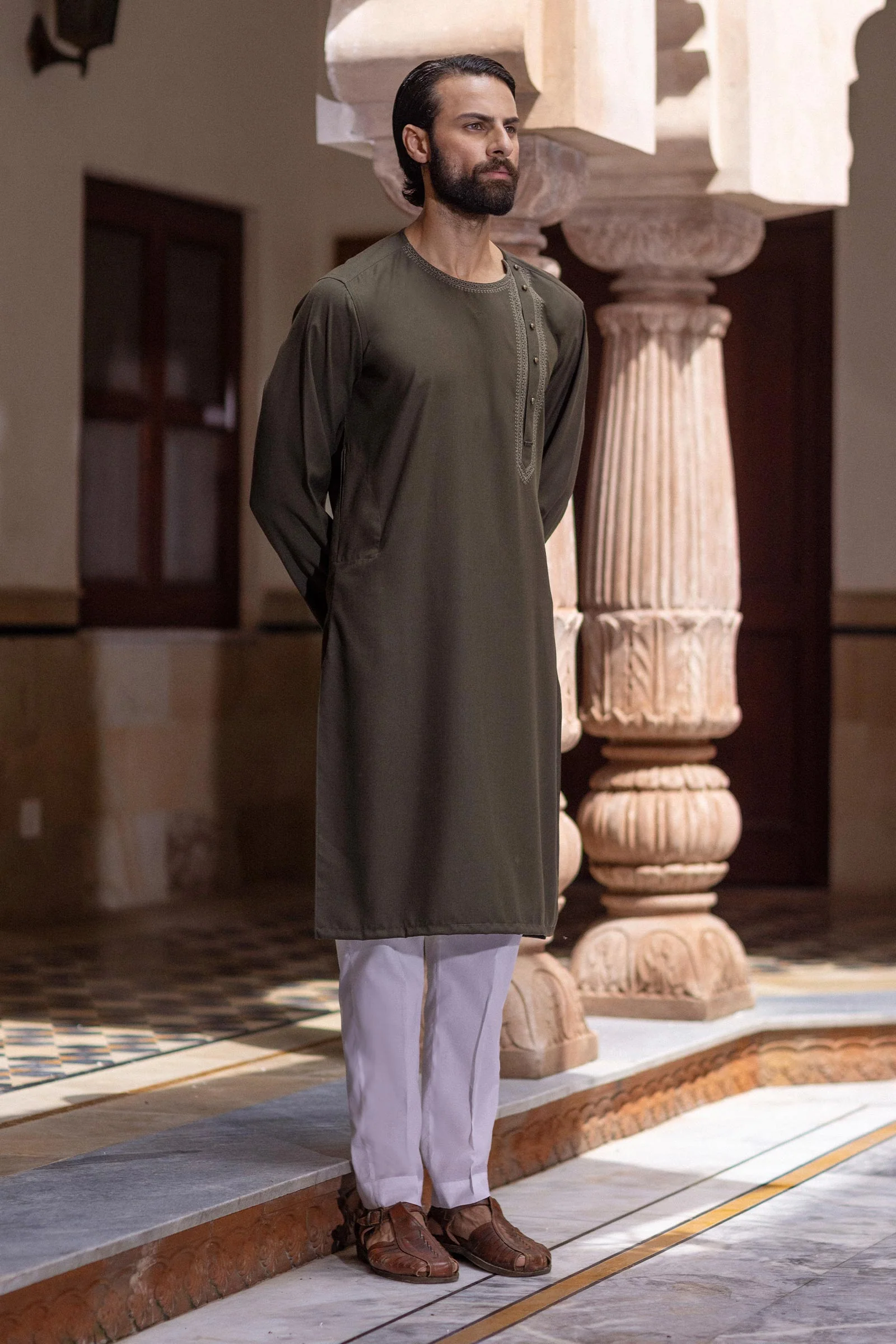 Embroidered Blended Kurta - Image 3
