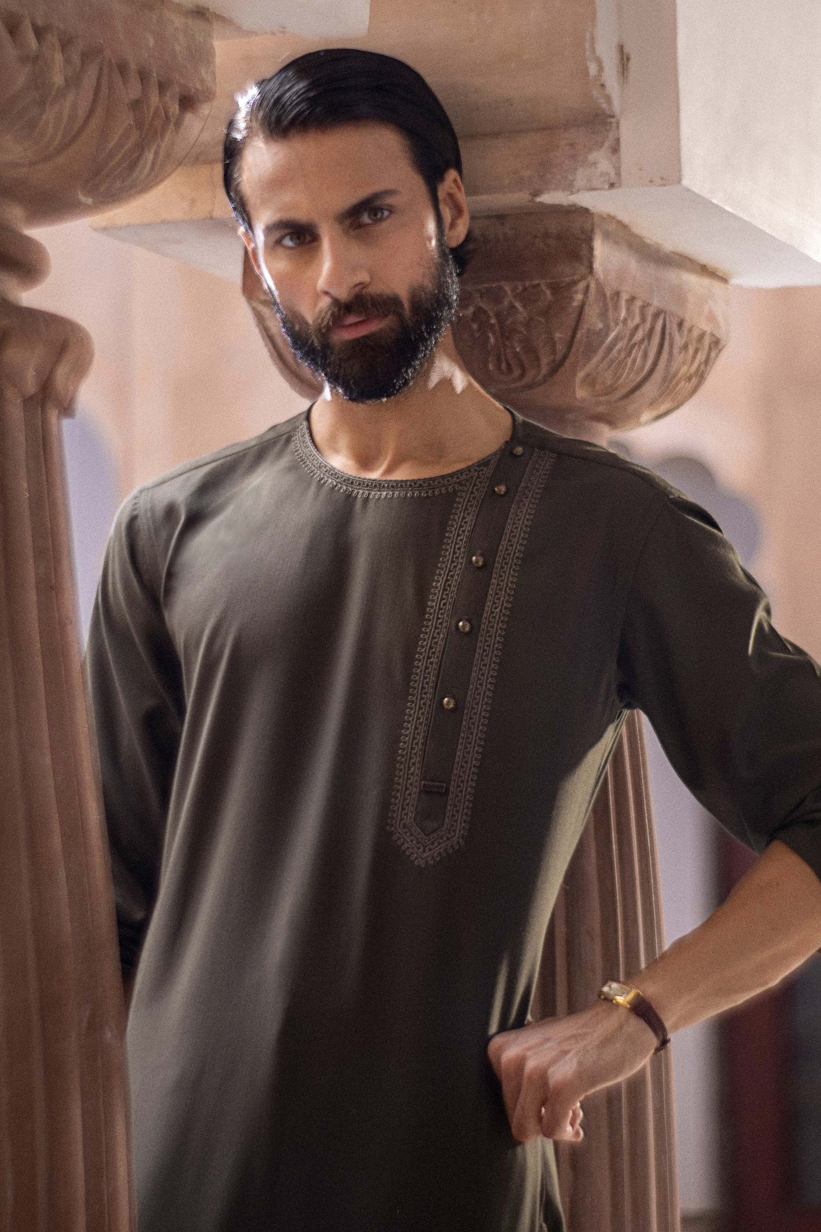 Embroidered Blended Kurta - Image 4