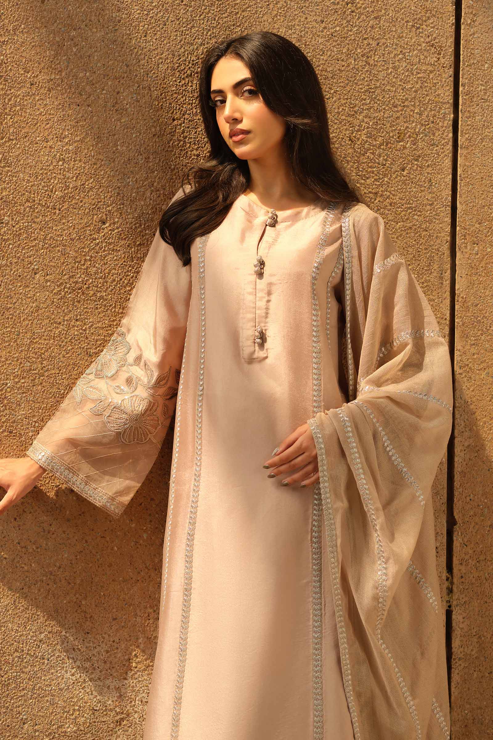 3 Piece Embroidered Tassel Silk Suit - Image 4