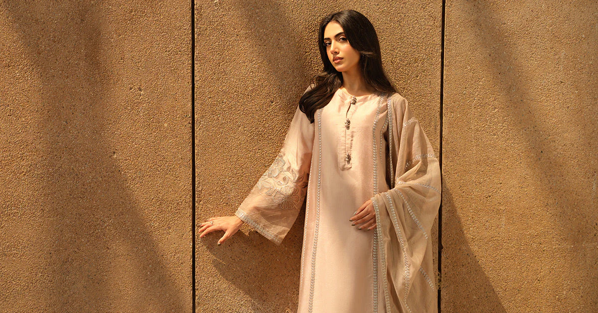 3 Piece Embroidered Tassel Silk Suit - Image 9
