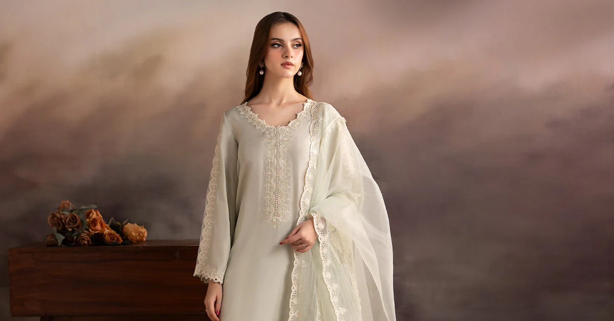 3 Piece Embroidered Tassel Silk Suit - Image 7