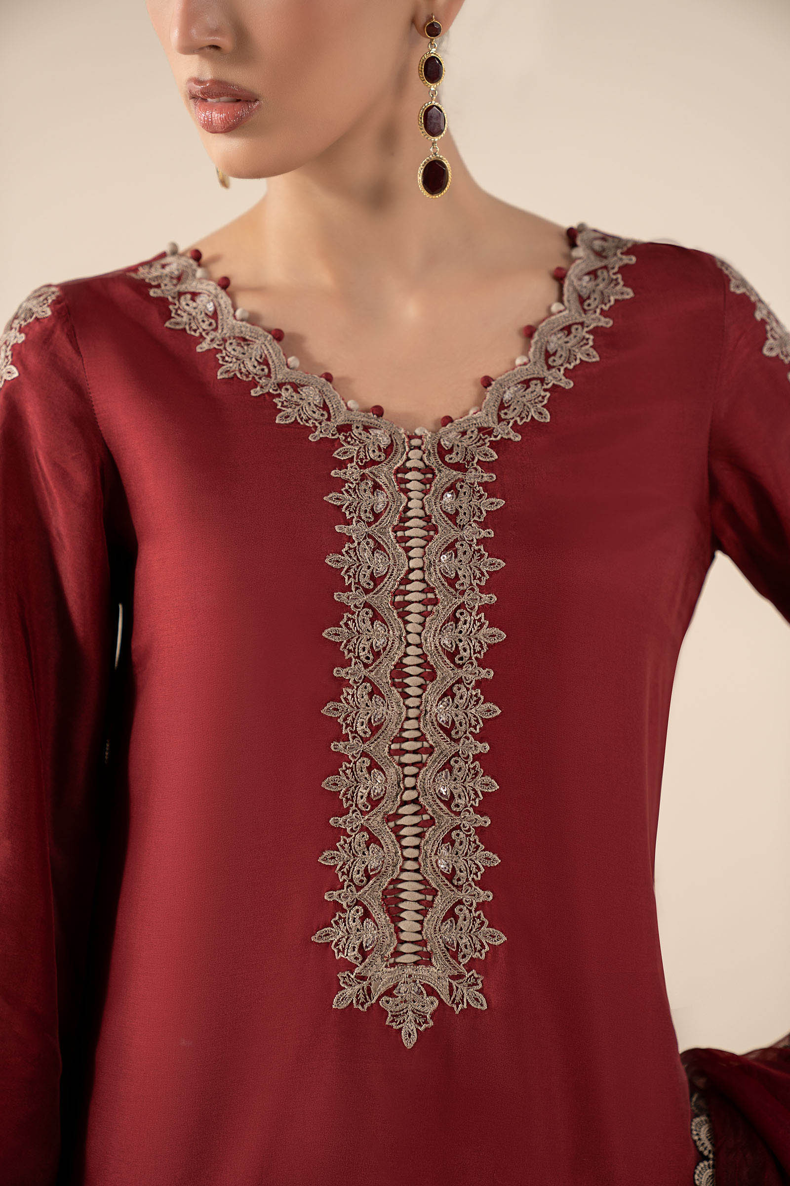 3 Piece Embroidered Tassel Silk Suit - Image 4