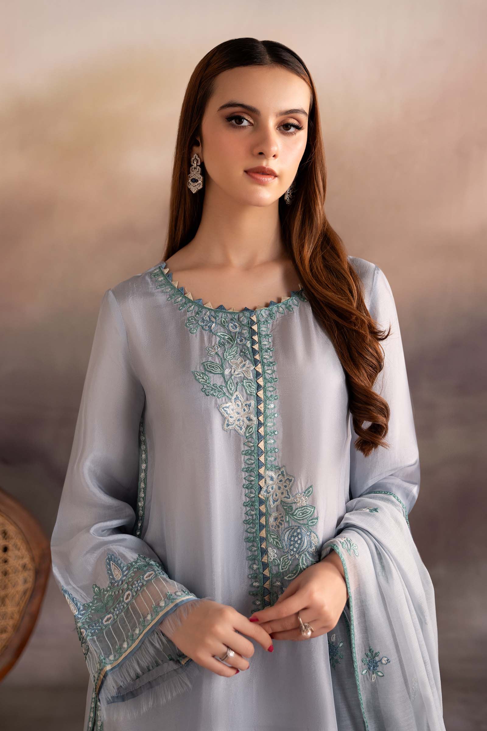 3 Piece Embroidered Tassel Silk Suit - Image 3