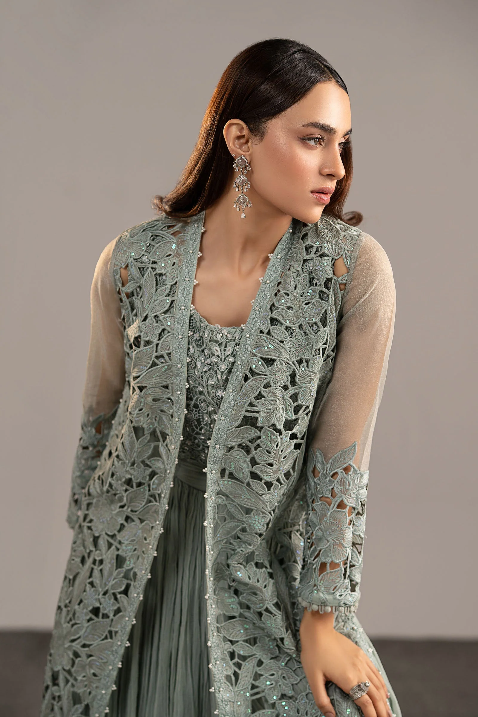 3 Piece Embroidered Zari Organza Suit - Image 2